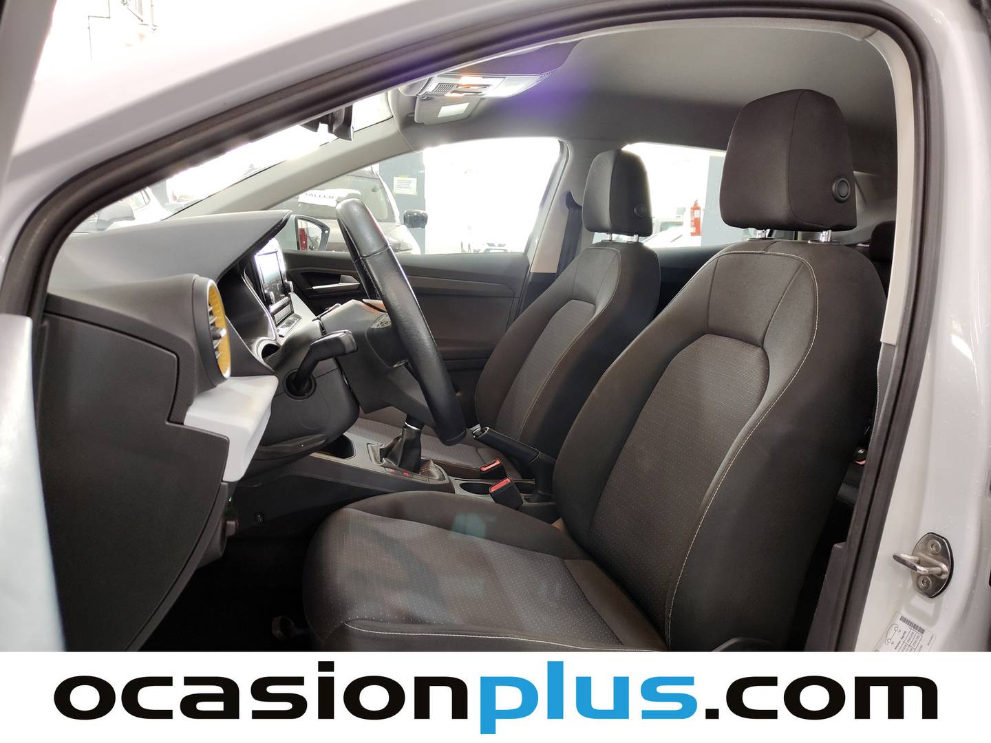 Foto asientos delanteros Seat Ibiza SEAT Ibiza 1.0 MPI S&S Style XL  (80 CV)