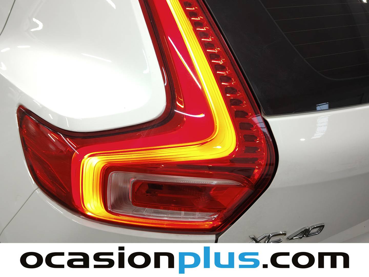 Volvo XC40 Volvo XC40 B3 G Momentum Pro Auto (163 CV) km 0