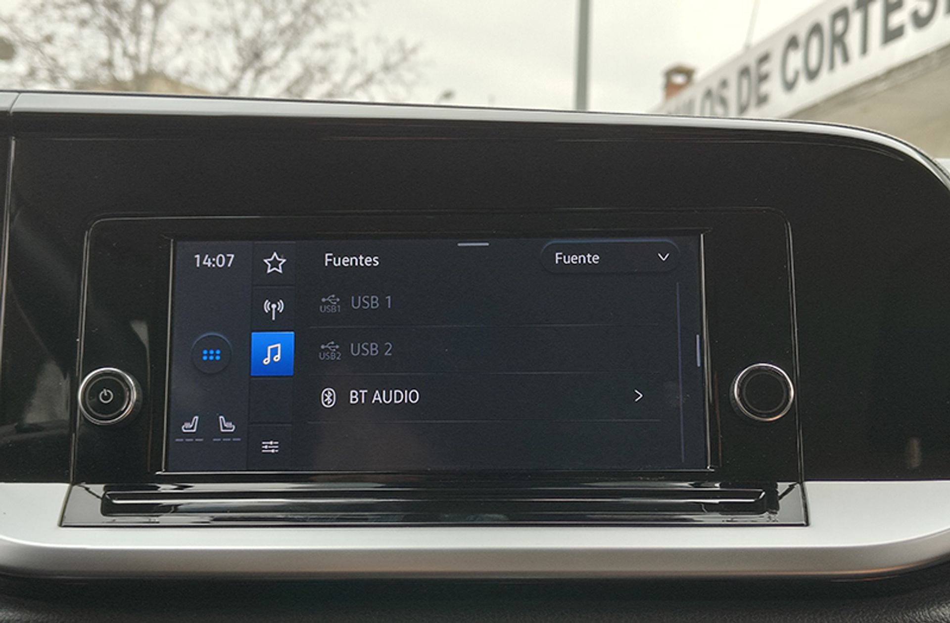Ford Grand Tourneo Connect 2.0 EcoBlue Titanium - foto 32