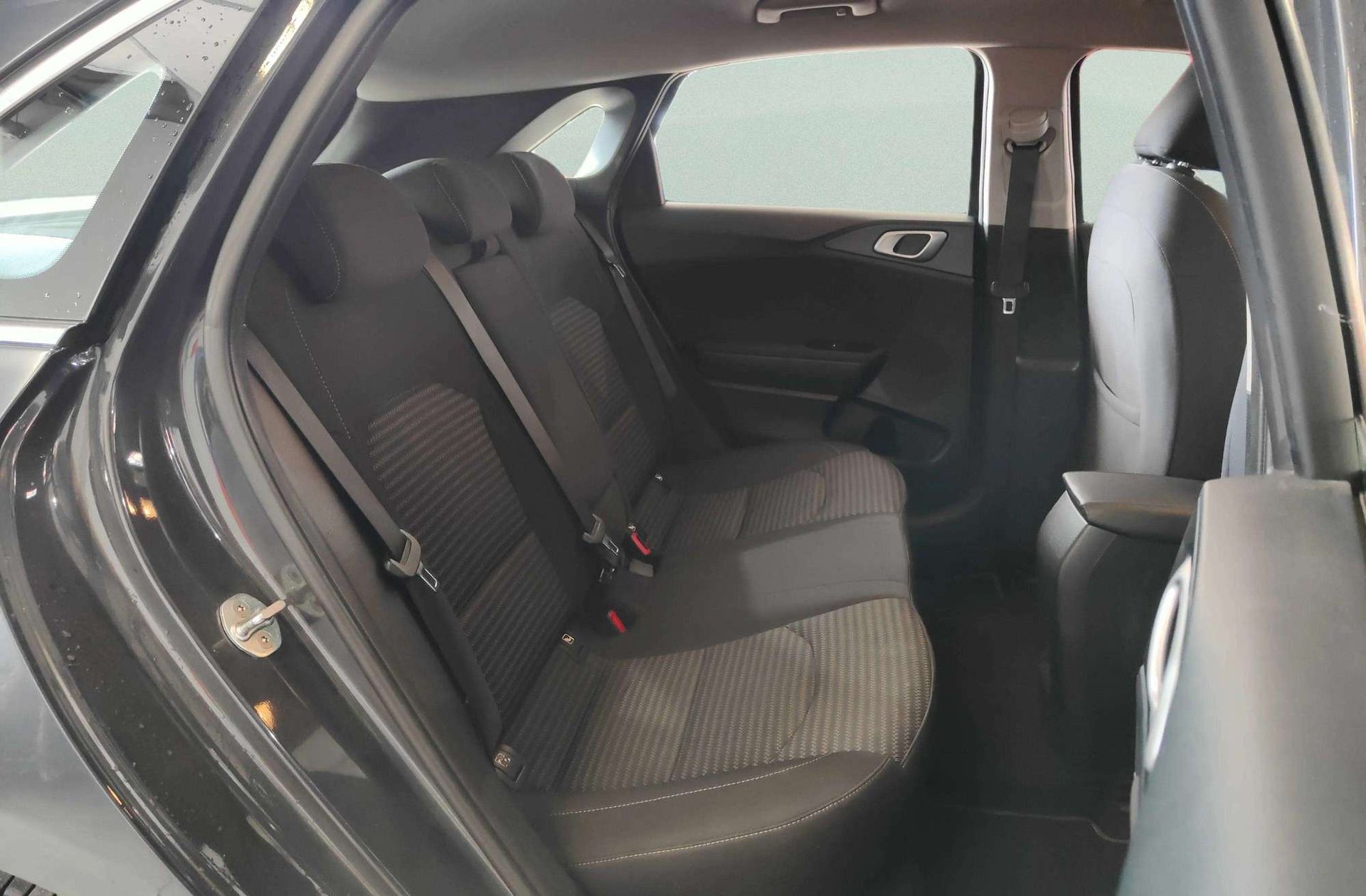 Kia Ceed 1.6 MHEV iMT Drive - foto 17