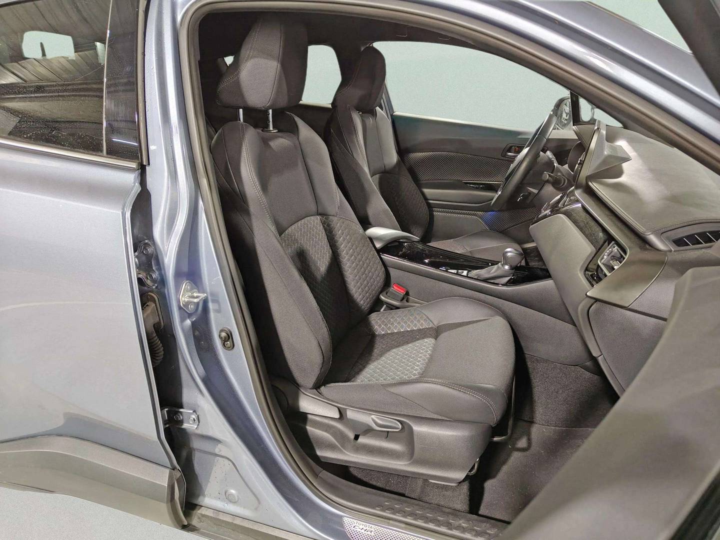 Toyota C-HR Toyota C-HR 1.8 125H Advance (122 CV) al mejor precio