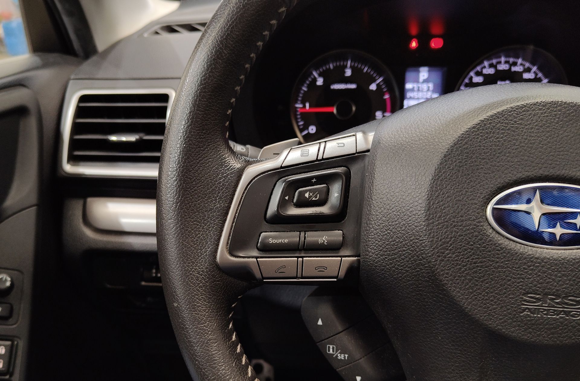 Subaru Forester 2.0 TD Executive Plus Lineartronic - foto 37