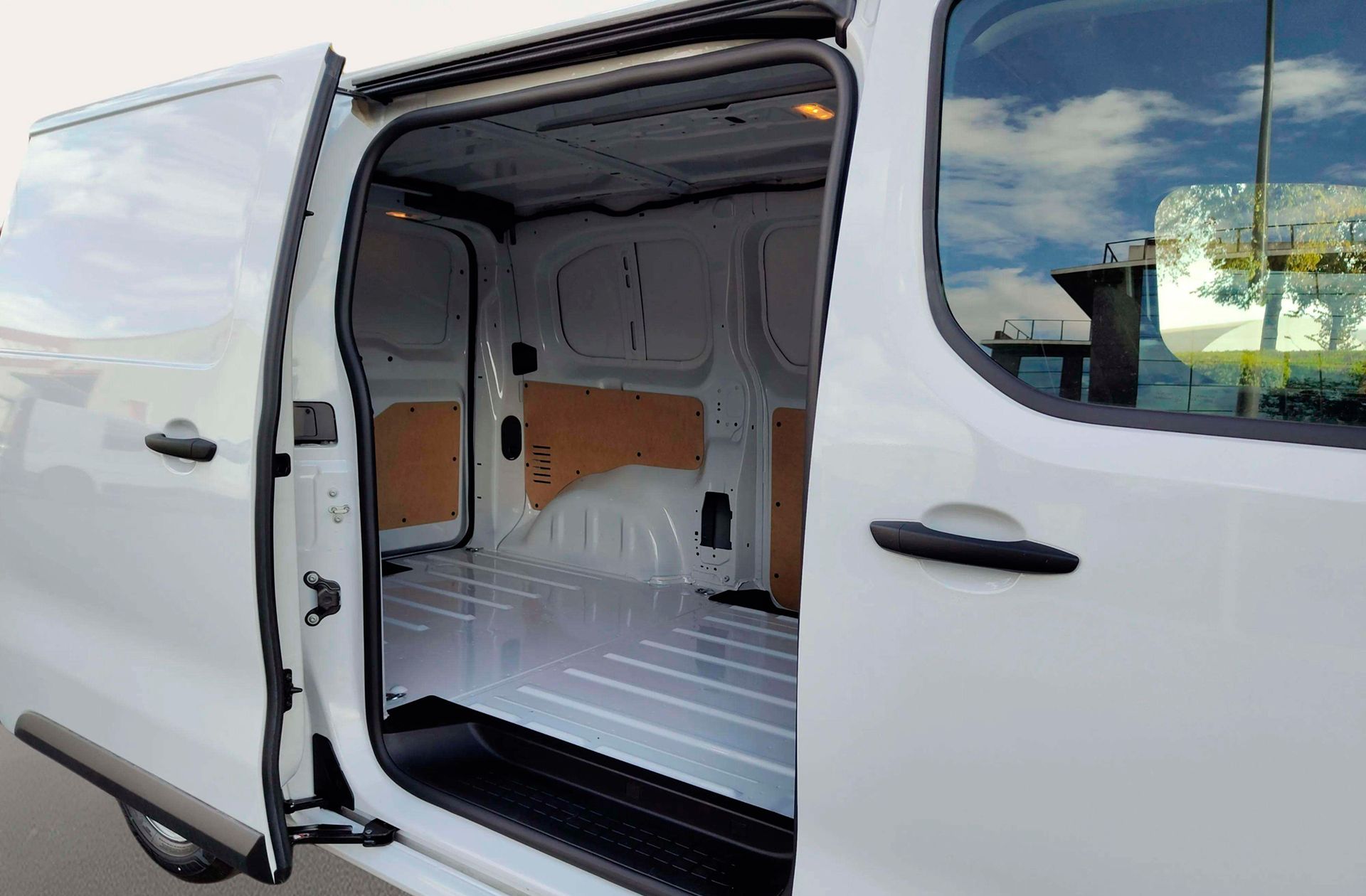 Fiat Scudo Furgón M 1.5 Diésel - foto 12