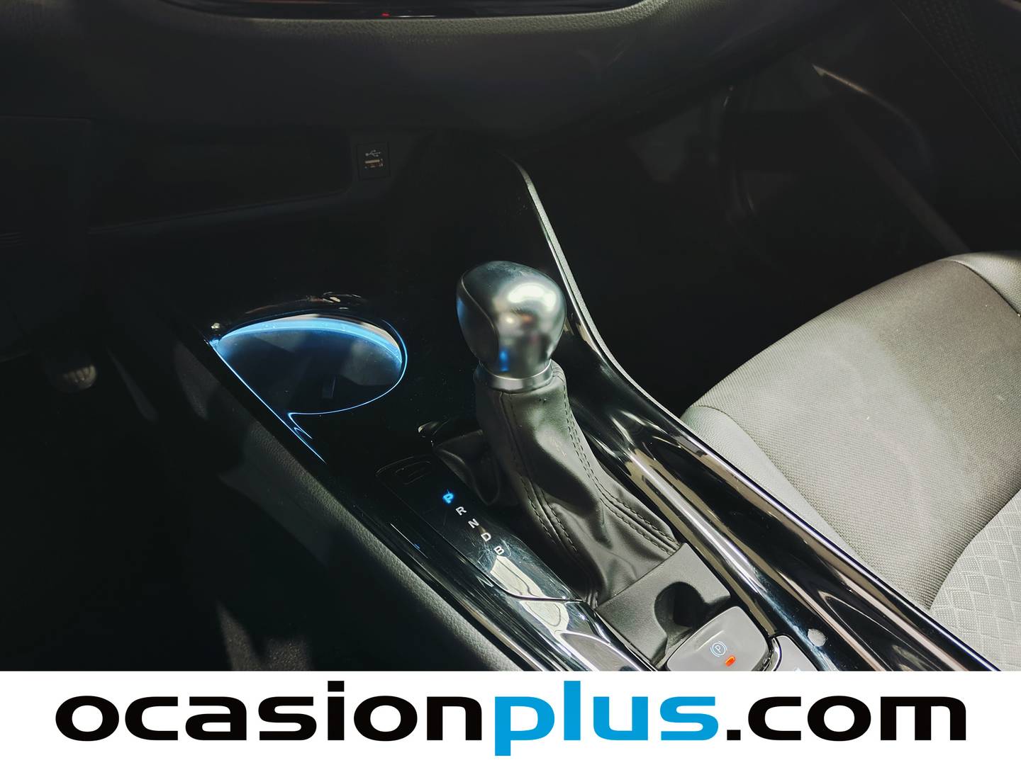 Foto Toyota C-HR Toyota C-HR 1.8 125H Advance (122 CV)