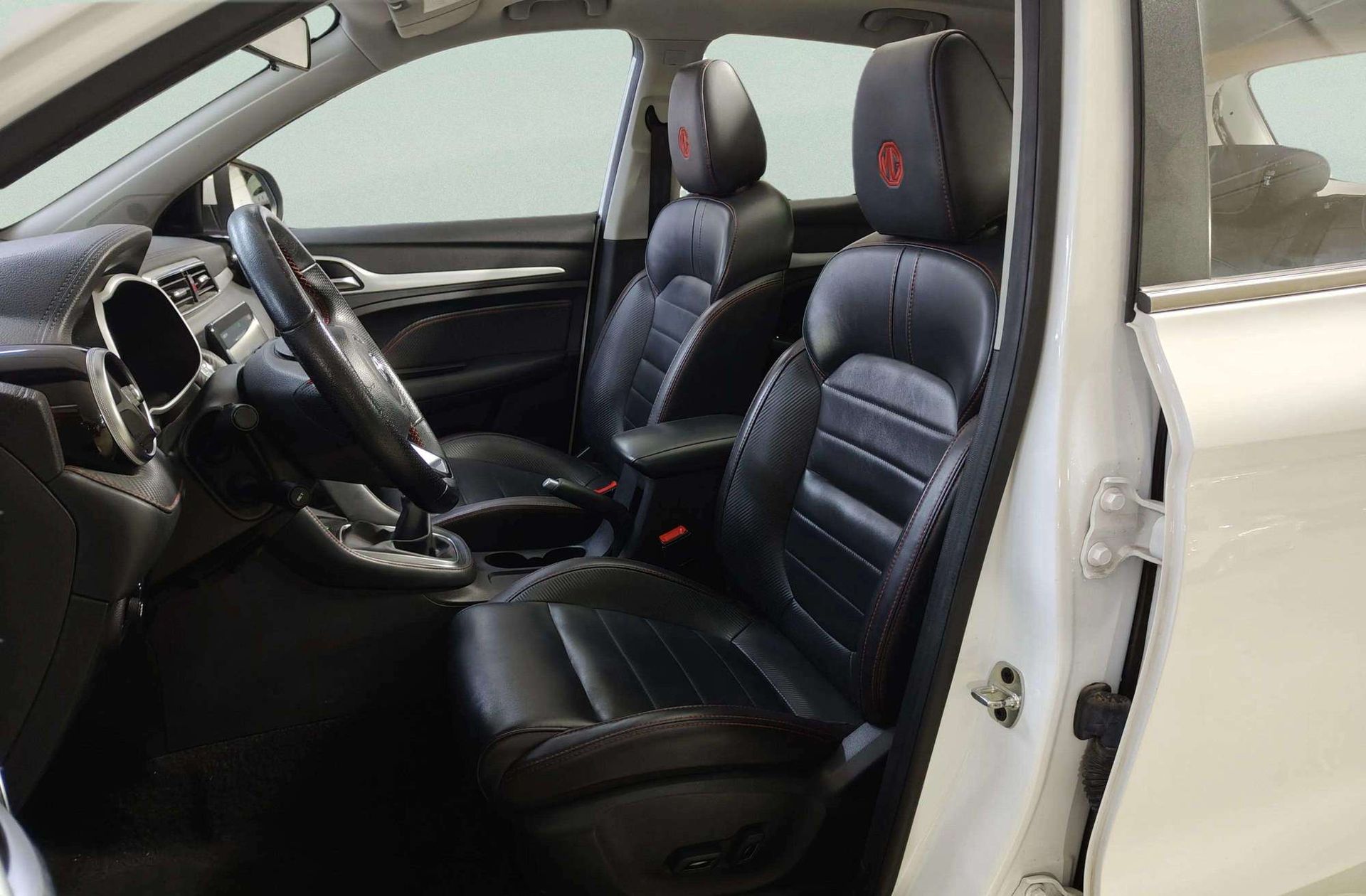MG ZS 1.0T Luxury - foto 15