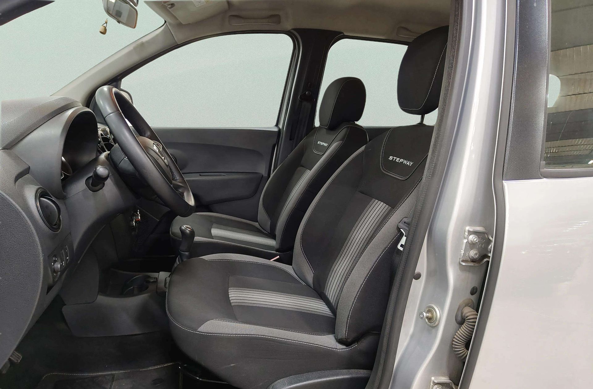 Dacia Lodgy Serie Limitada Nómada 1.6 7 plazas - foto 11