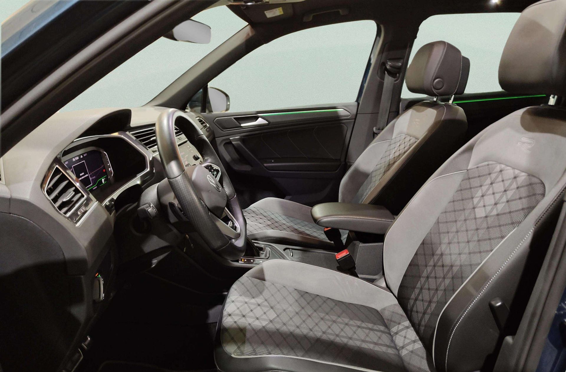 Volkswagen Tiguan R-Line 2.0 TDI DSG - foto 13