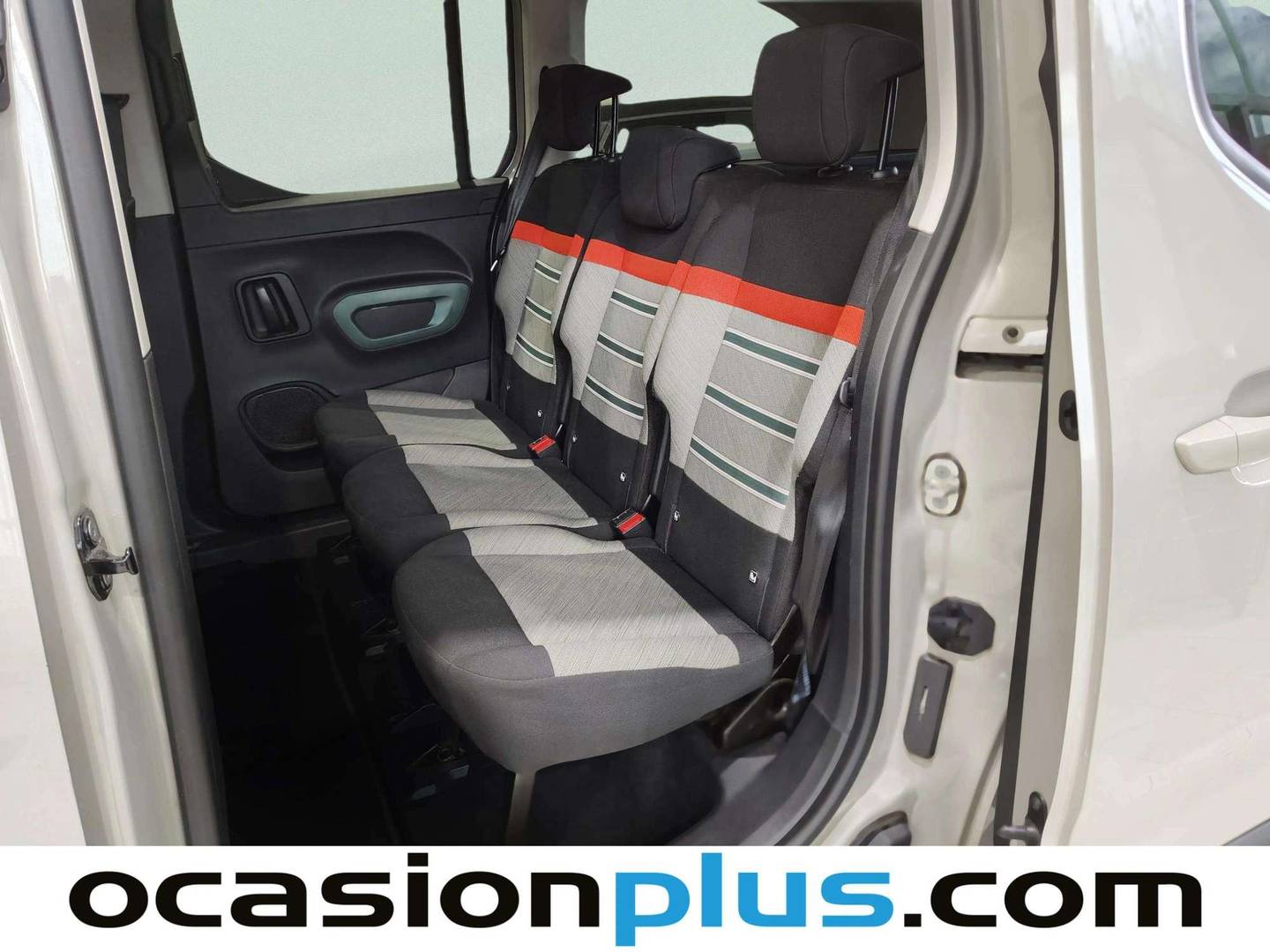Foto asientos traseros Citroën Berlingo Citroën Berlingo PureTech 110 S&S Talla XL Shine (110 CV)