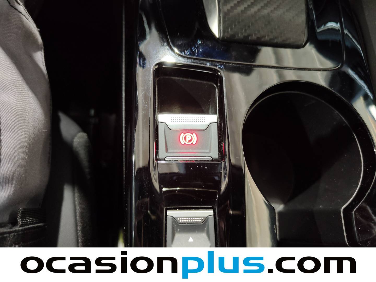 Foto Peugeot 2008 Peugeot 2008 Allure Hybrid eDCS6  (136 CV)