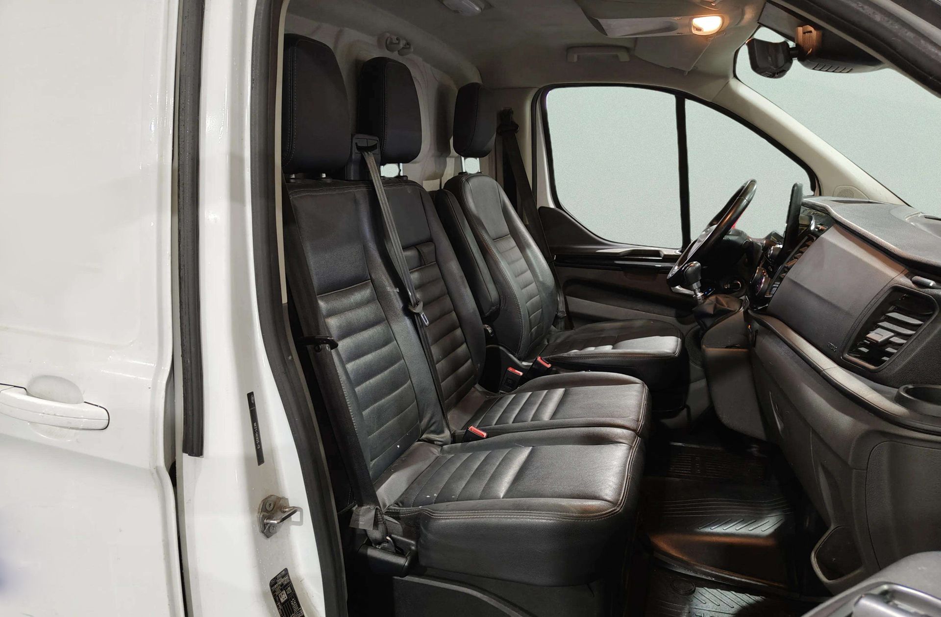 Ford Transit Custom Furgon 2.0 TDCi MHEV Trail 300 L1 - foto 34