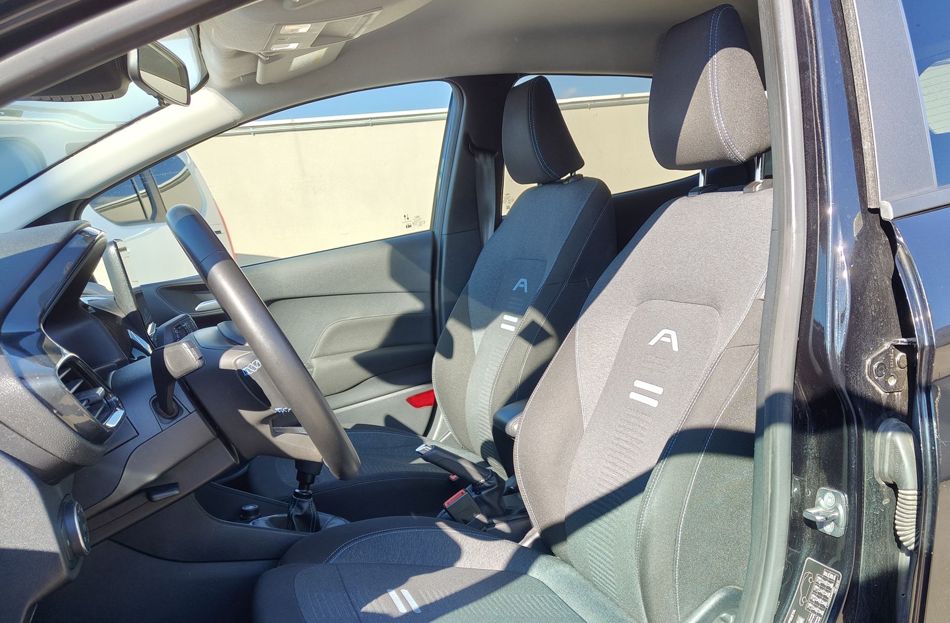 Ford Fiesta 1.0 EcoBoost MHEV Active - foto 11
