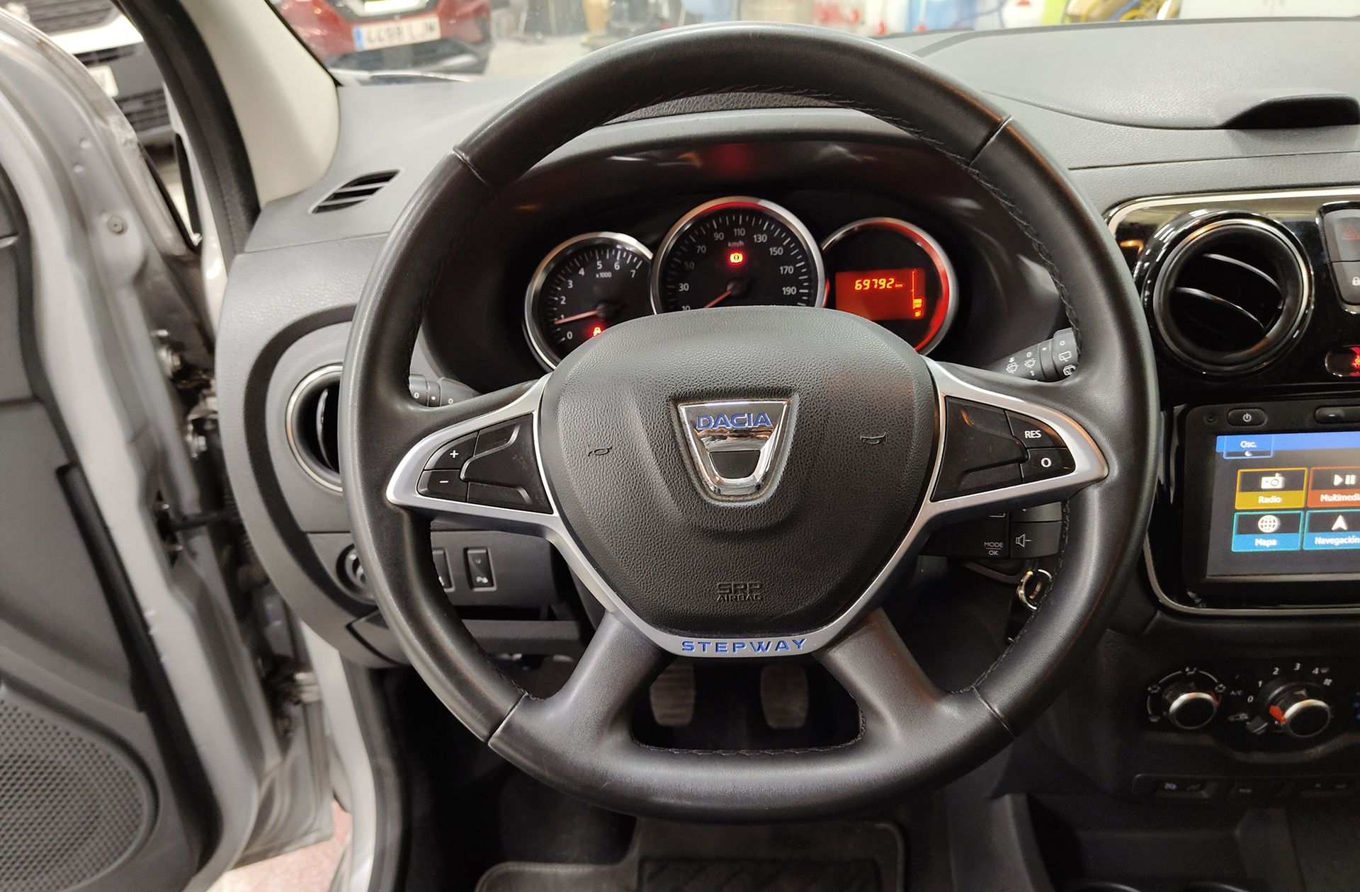 Dacia Lodgy Serie Limitada Nómada 1.6 7 plazas - foto 30