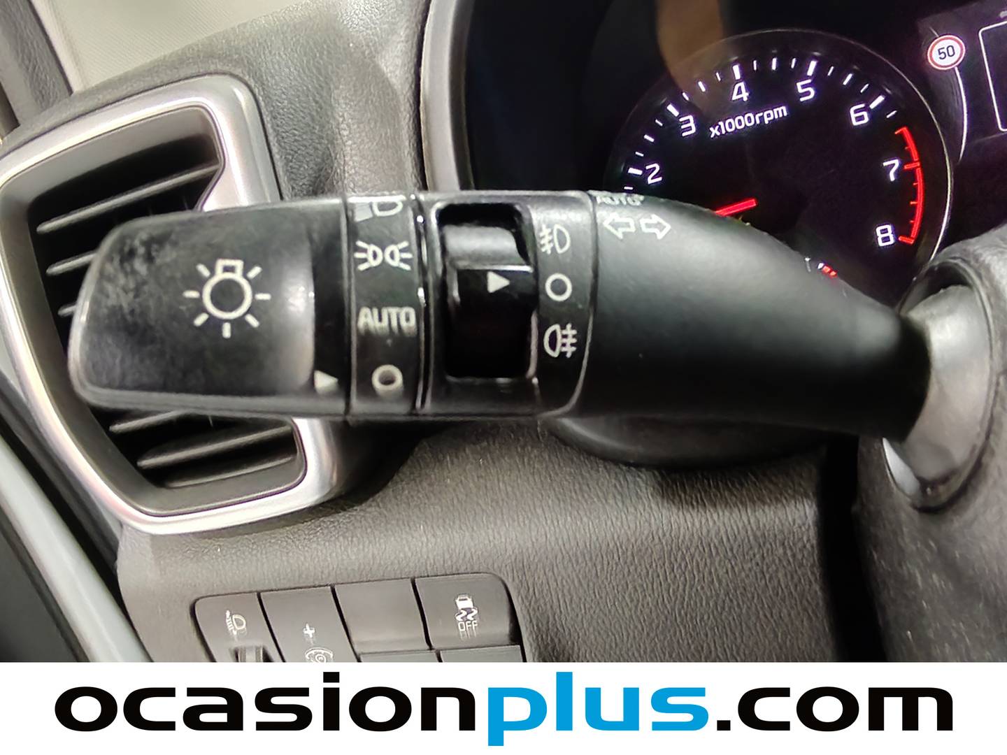 Equipamiento del KIA Sportage KIA Sportage 1.6 GDi x-Tech17 4x2 (132 CV)
