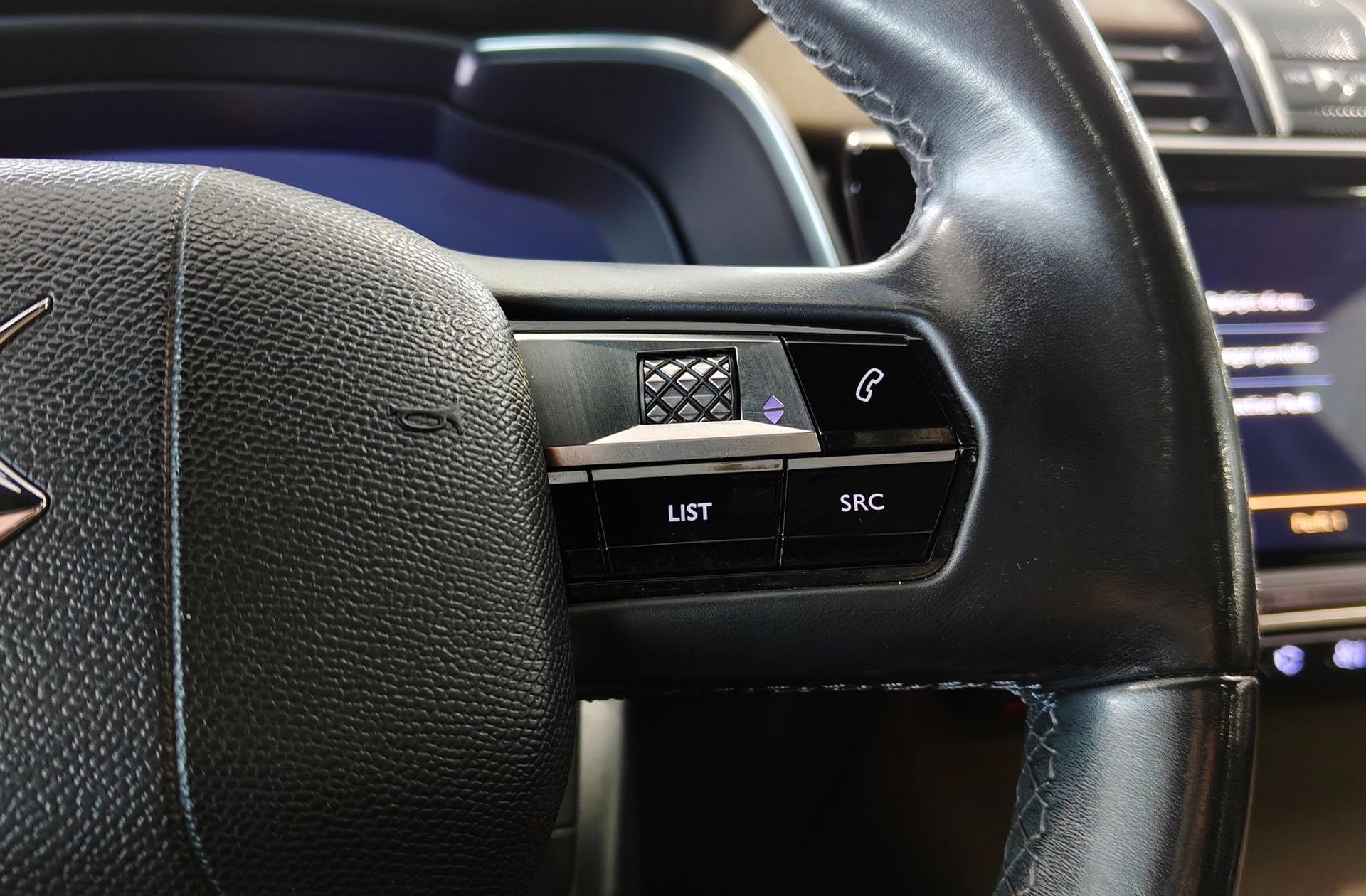 DS 7 Crossback PureTech 130 So Chic - foto 32