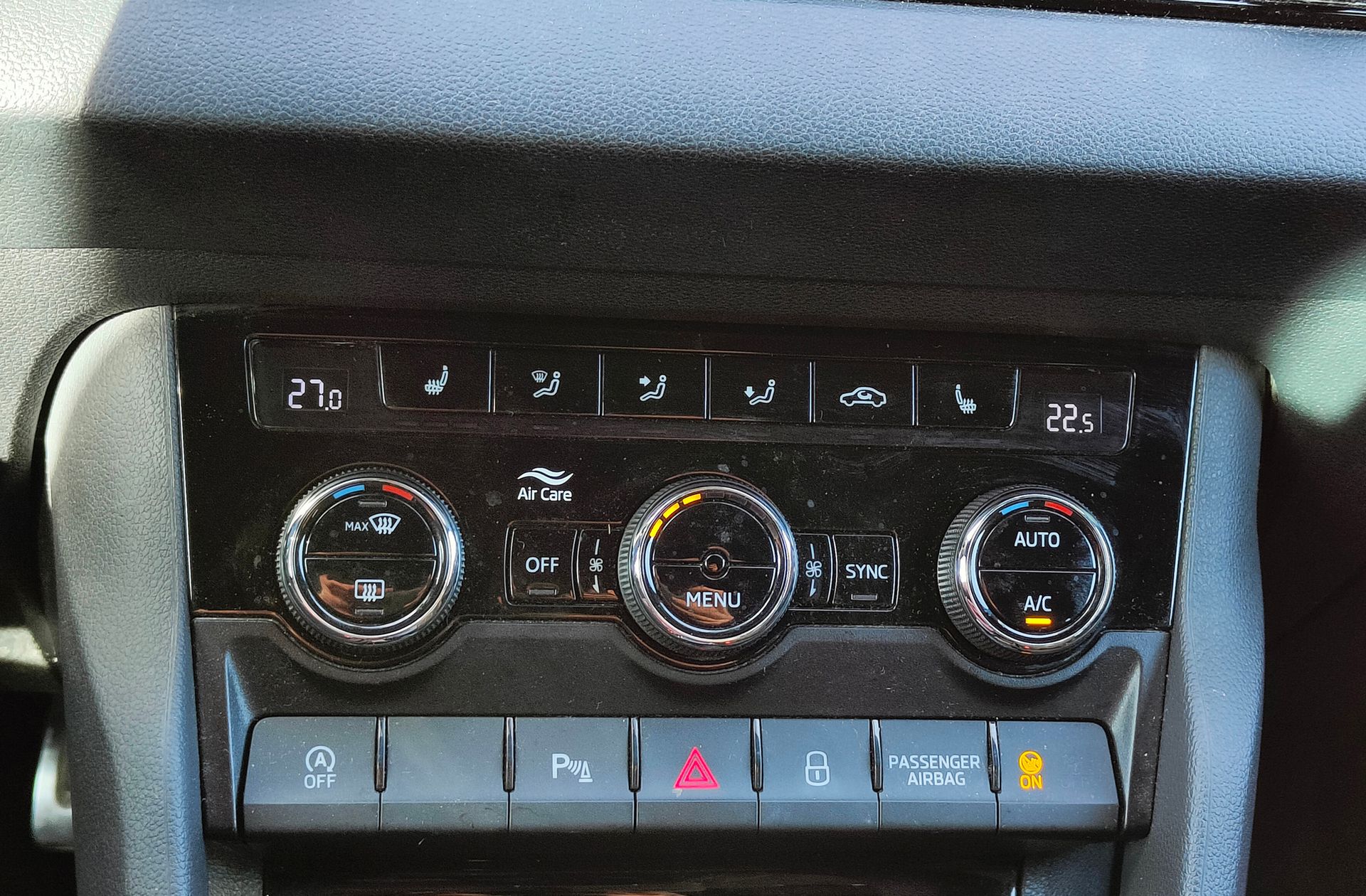 Škoda Karoq 1.5 TSI ACT Sportline DSG - foto 38