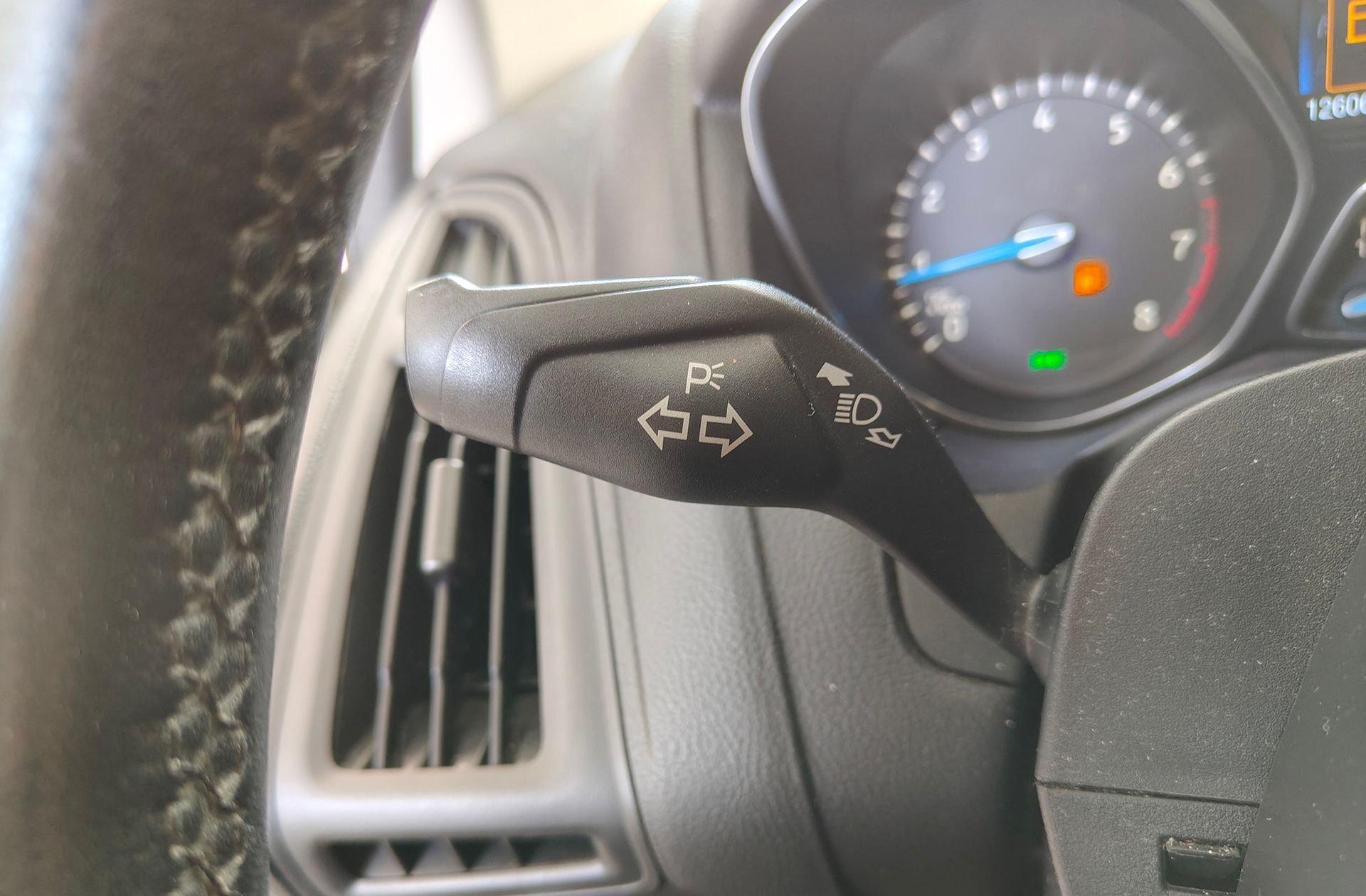 Ford Focus 1.0 EcoBoost Trend+ - foto 24