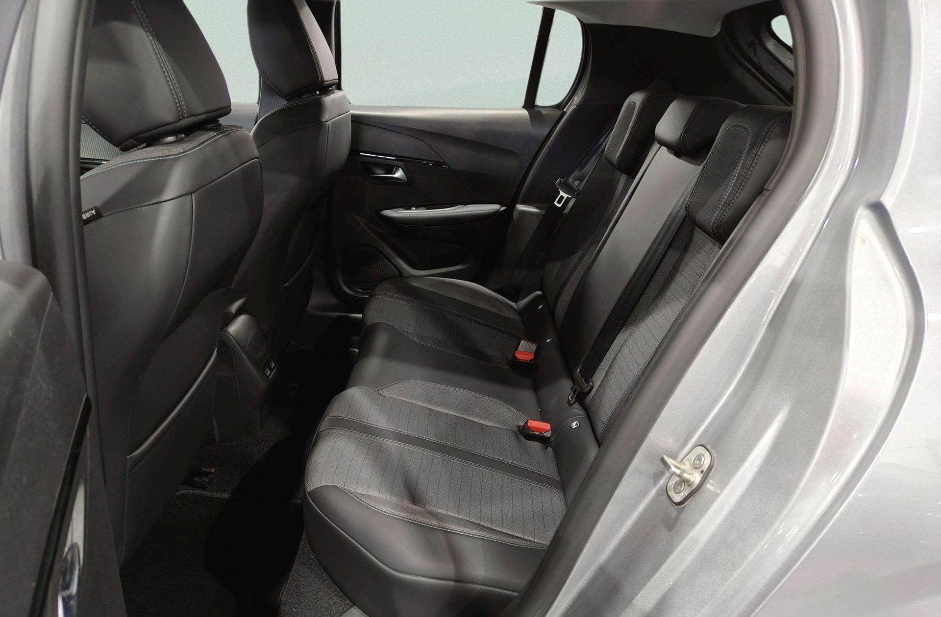 Peugeot 208 PureTech 100 Allure - foto 12