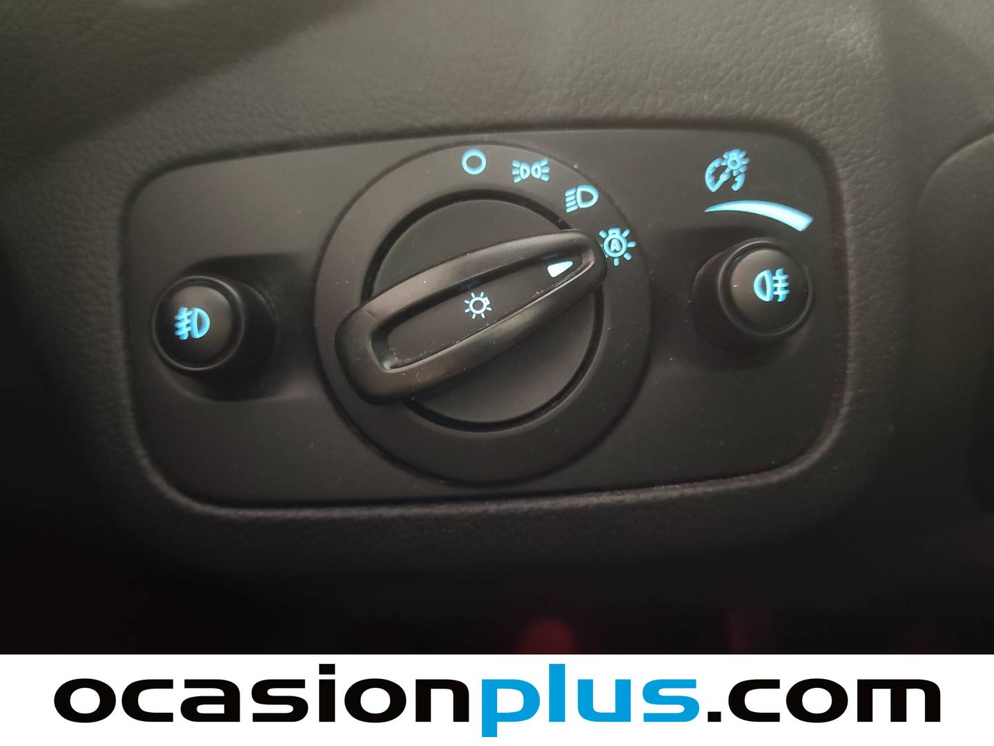 Accesorios del Ford C-Max Ford C-Max 1.5 TDCI Titanium (120 CV)
