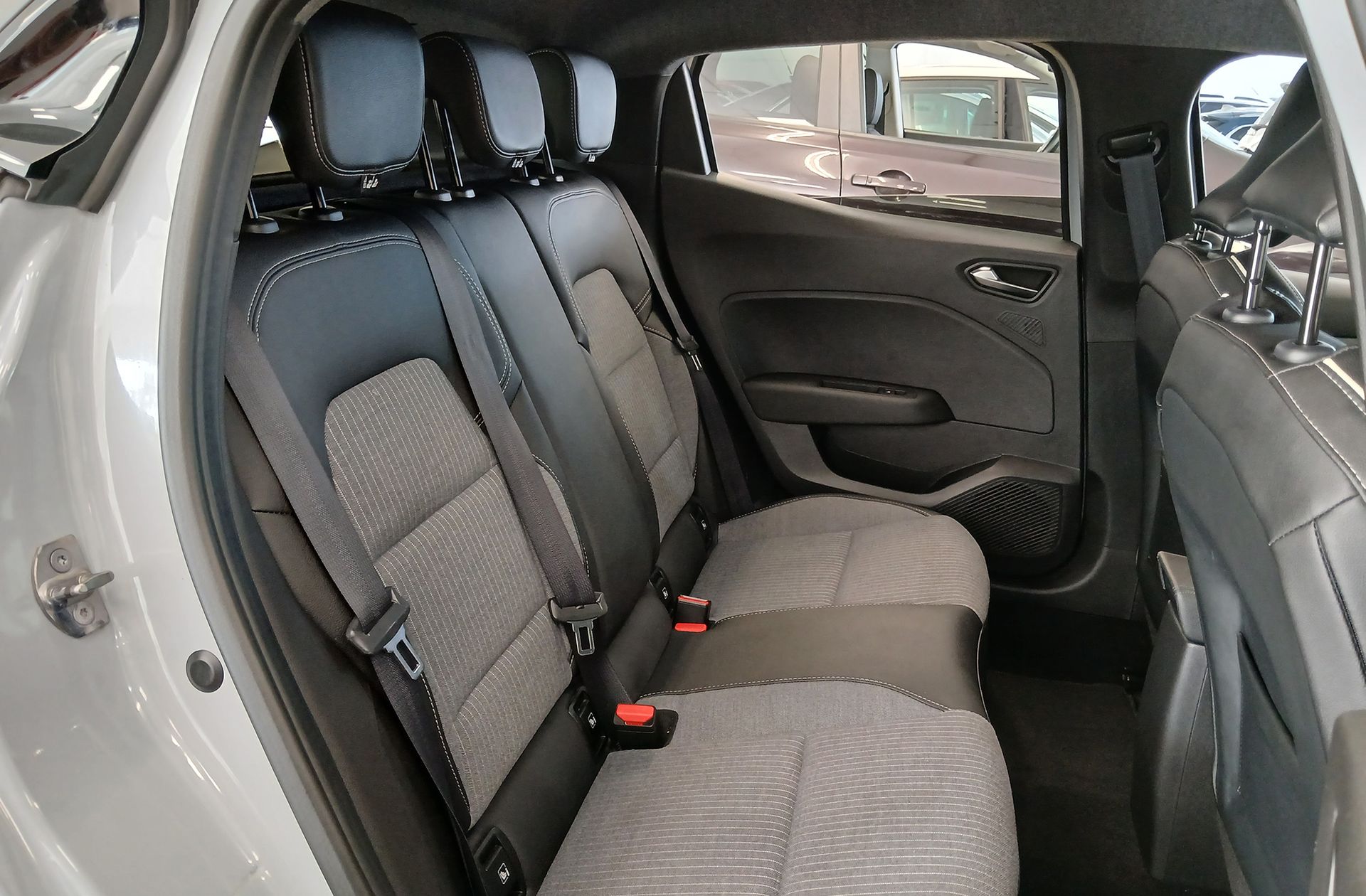 Renault Clio Techno TCe - foto 18