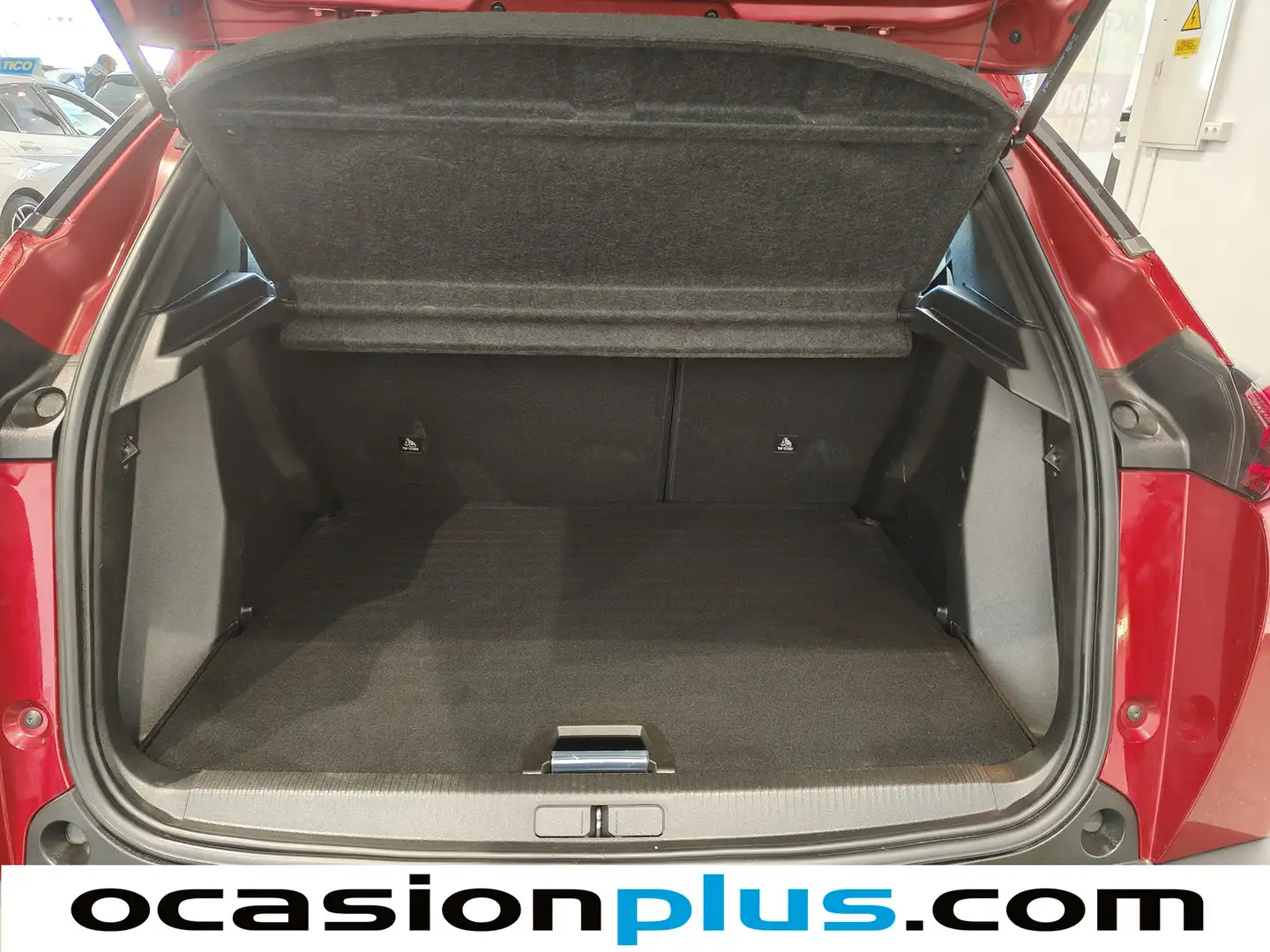 Foto Peugeot 2008 Peugeot 2008 PureTech 130 S&S Allure Pack EAT8 (130 CV)