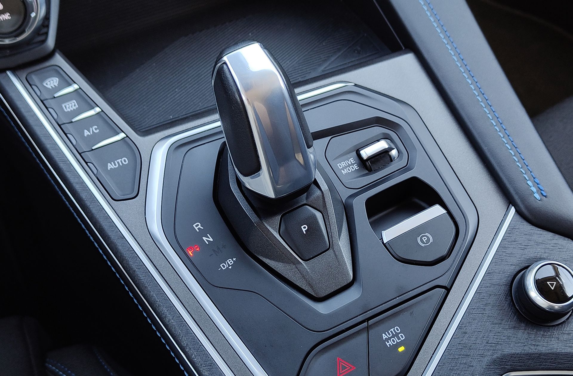 Lynk & Co 01 1.5 PHEV - foto 5