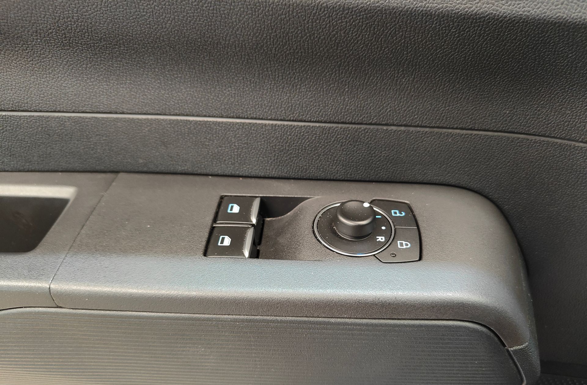 Ford Transit Furgon 1.0 EcoBoost Trend - foto 33