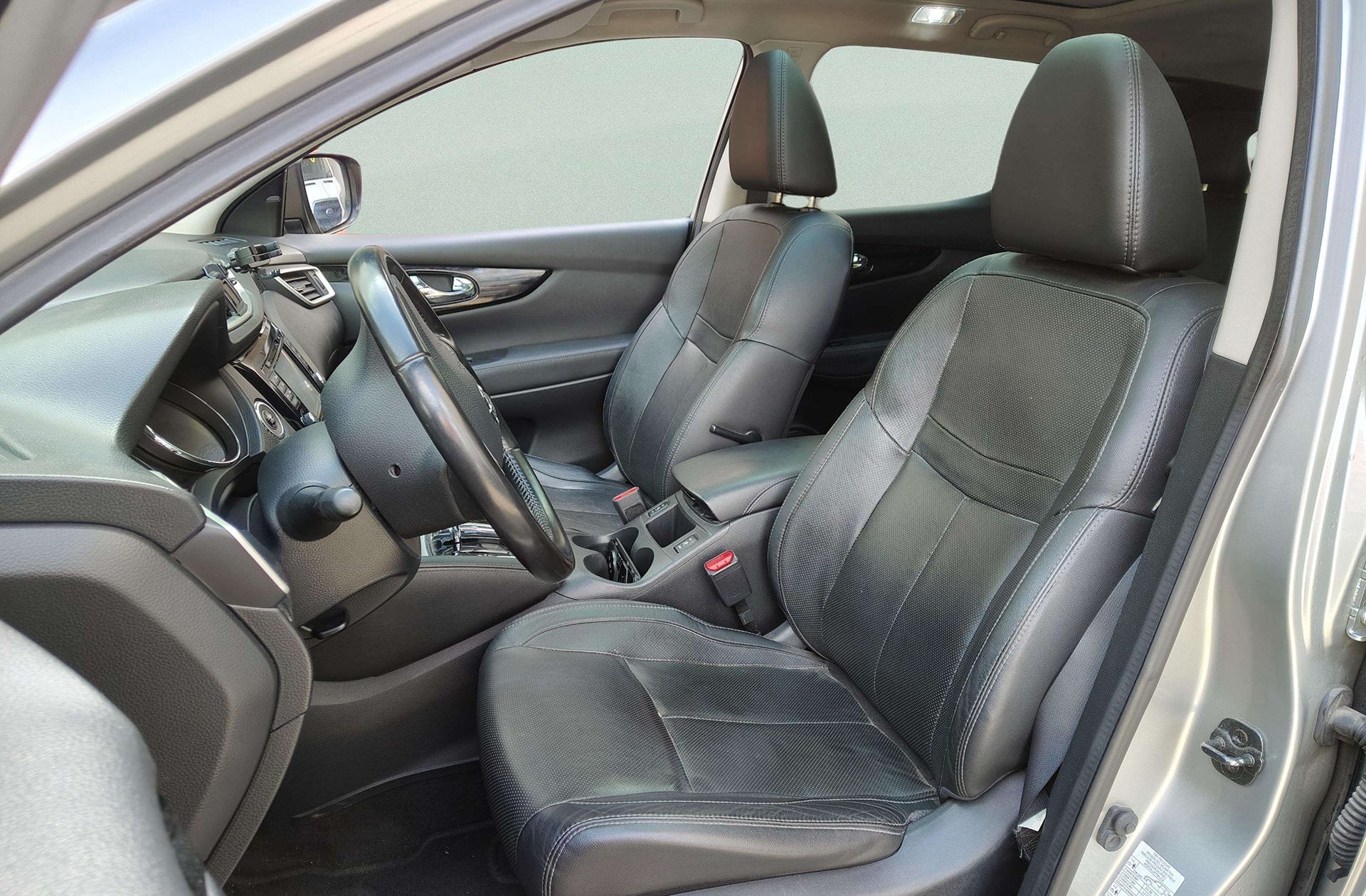 Nissan Qashqai 1.6 dCi Tekna Premium 4x2 XTronic - foto 13