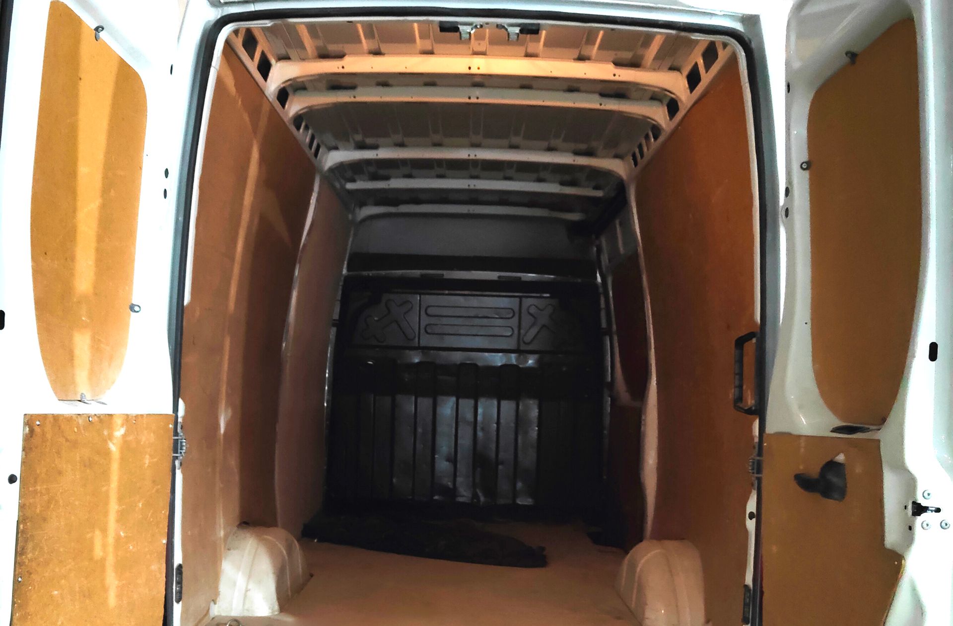 Iveco Daily Furgon 35 S 16 V 3520L/H2 - foto 13