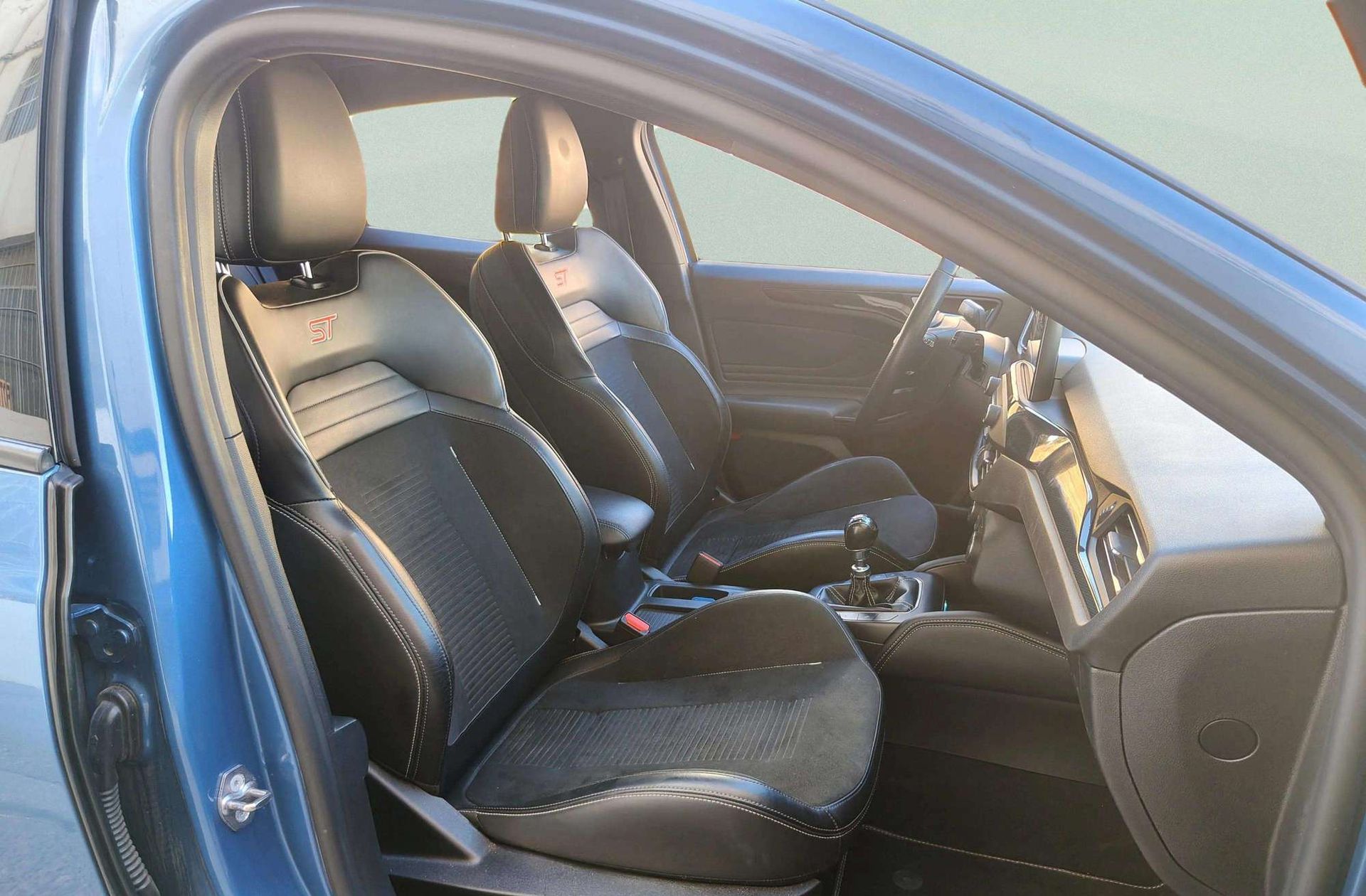 Ford Focus 2.3 EcoBoost ST - foto 18
