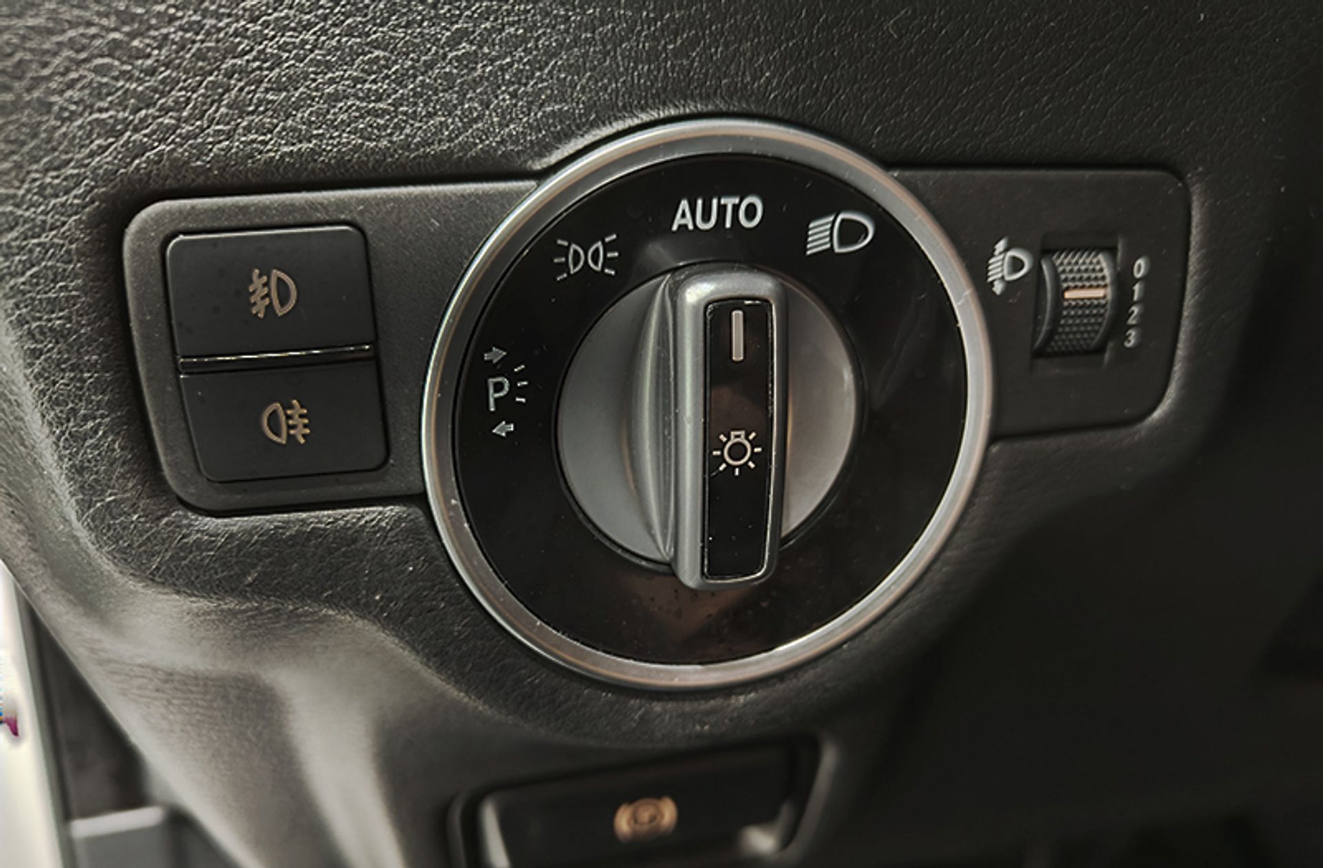 Infiniti Q30 1.6T Premium - foto 11