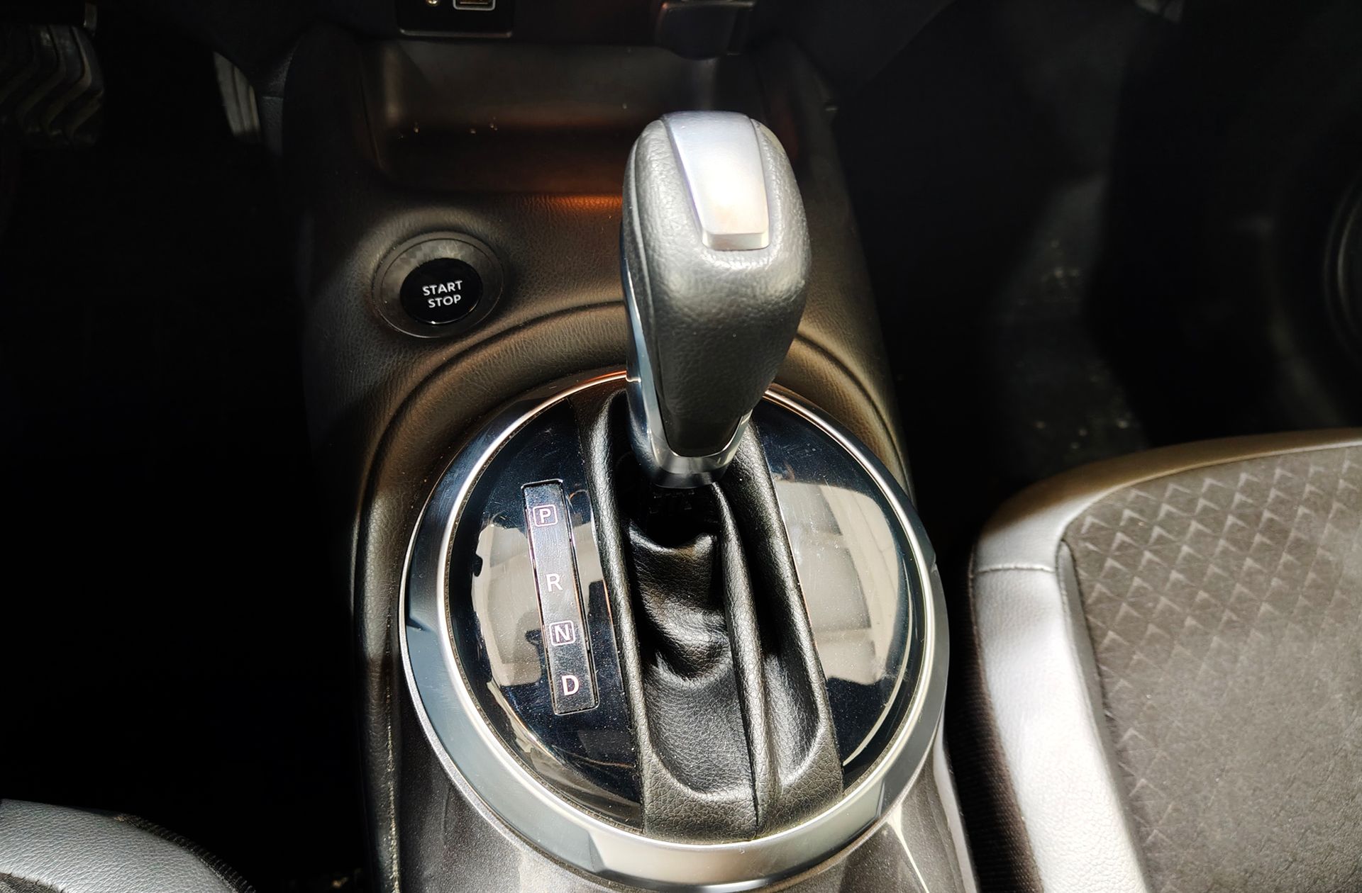 Nissan Juke 1.6 Hybrid N-Connecta - foto 5