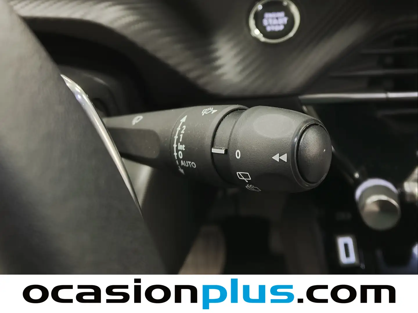 Foto Peugeot 2008 Peugeot 2008 Allure Hybrid eDCS6 (145 CV)