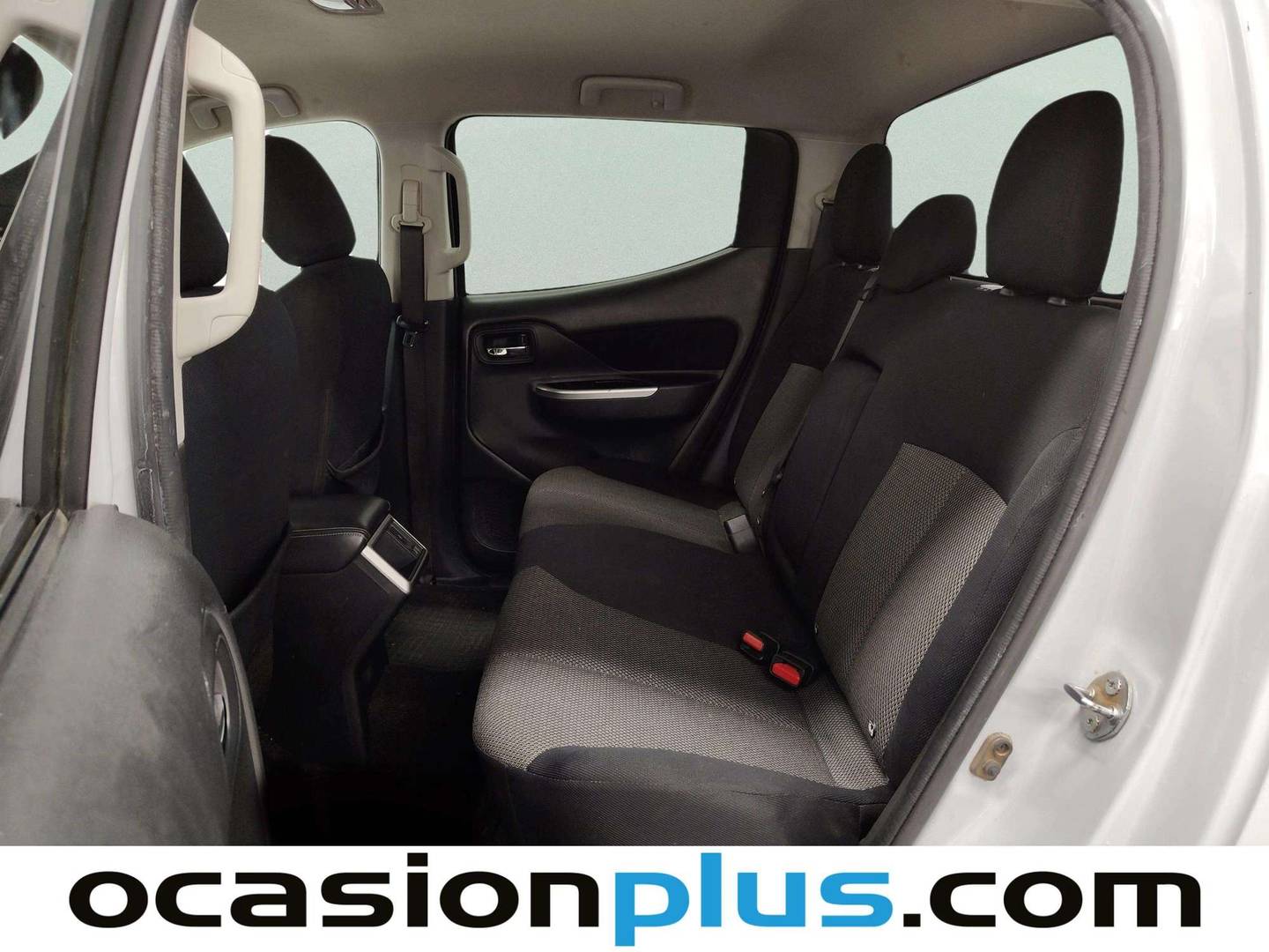Foto asientos traseros Mitsubishi L200 Mitsubishi L200 220 DI-D Motion Auto (150 CV)