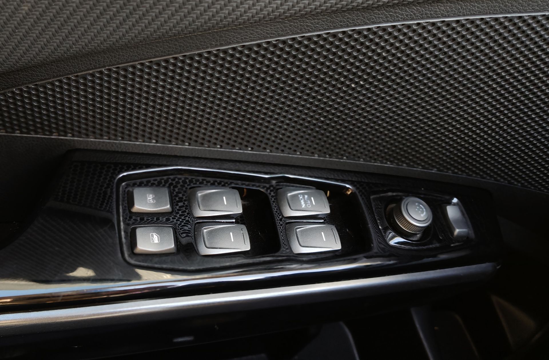 SsangYong Tivoli G12T Urban Plus - foto 32