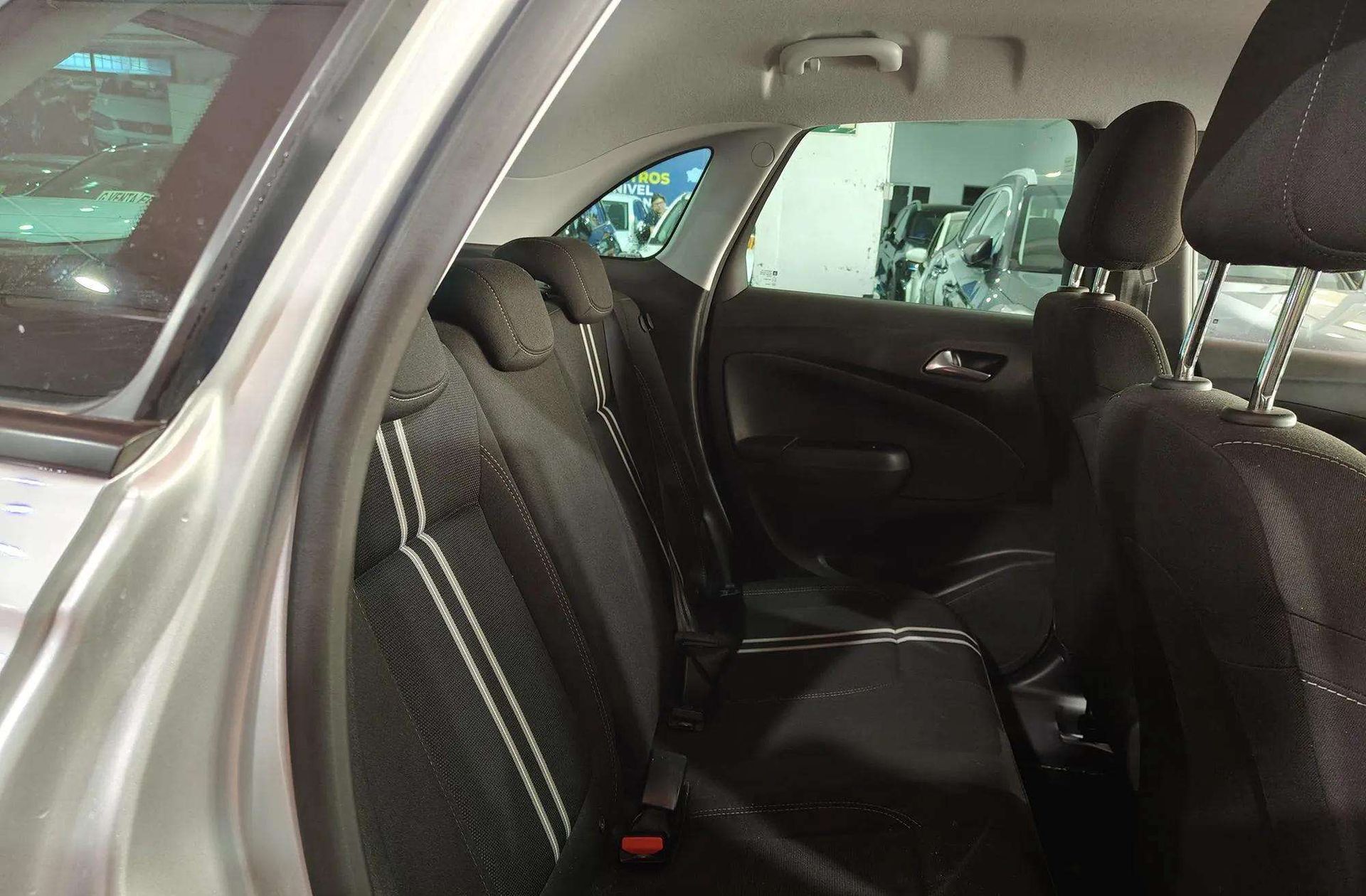 Opel Crossland 1.2 Elegance - foto 15