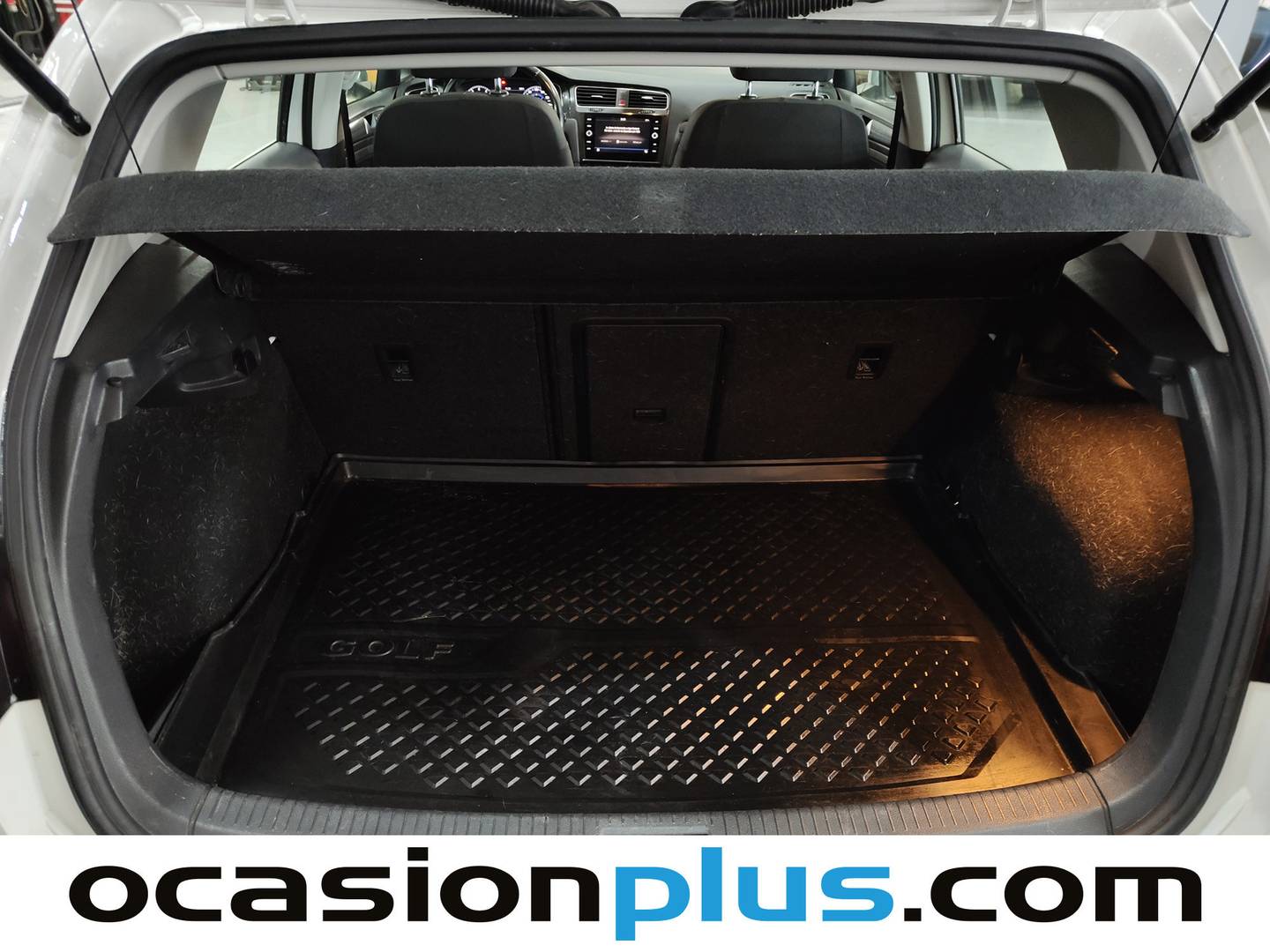 Fotos maletero Volkswagen Golf Volkswagen Golf Advance 1.0 TSI  (110 CV)