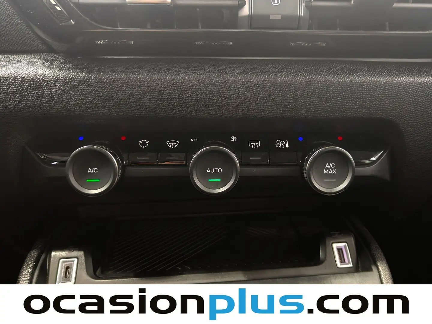 Foto Citroën C4 X Citroen C4 X PureTech 130 S&S Plus EAT8 (131 CV)