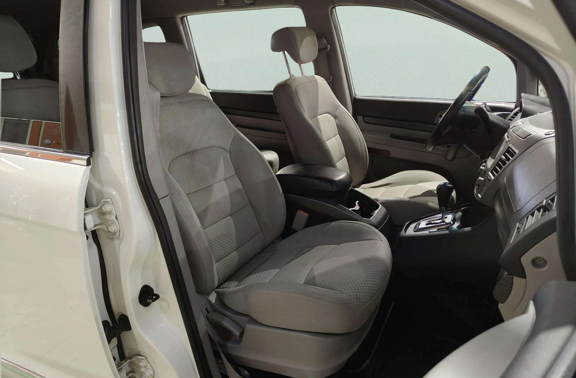 SsangYong Rodius D22T Premium 7 plazas - foto 17