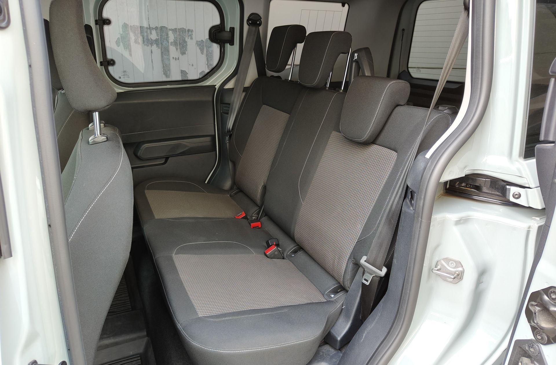 Ford Tourneo Courier 1.0 EcoBoost Trend - foto 12