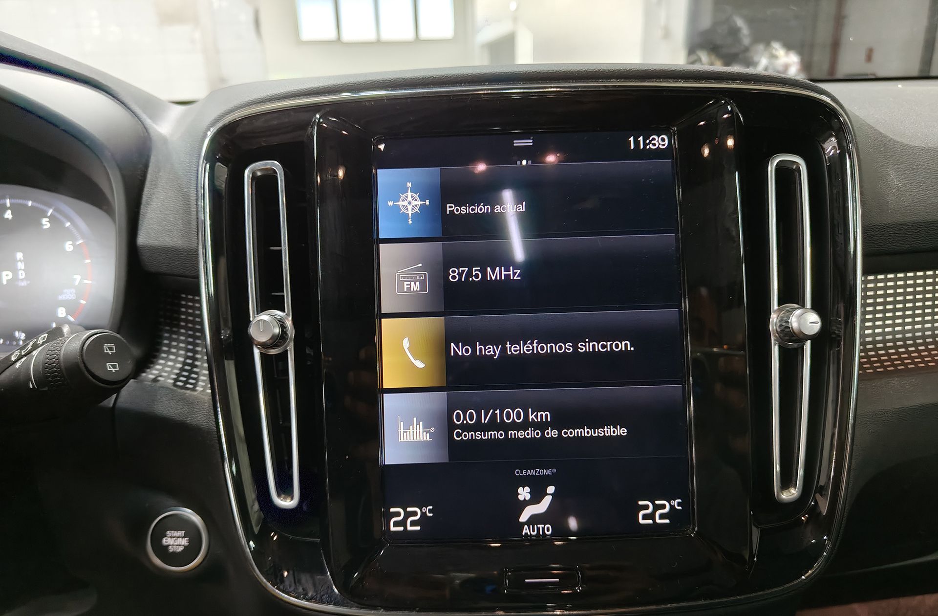 Volvo XC40 T2 R-Design - foto 38