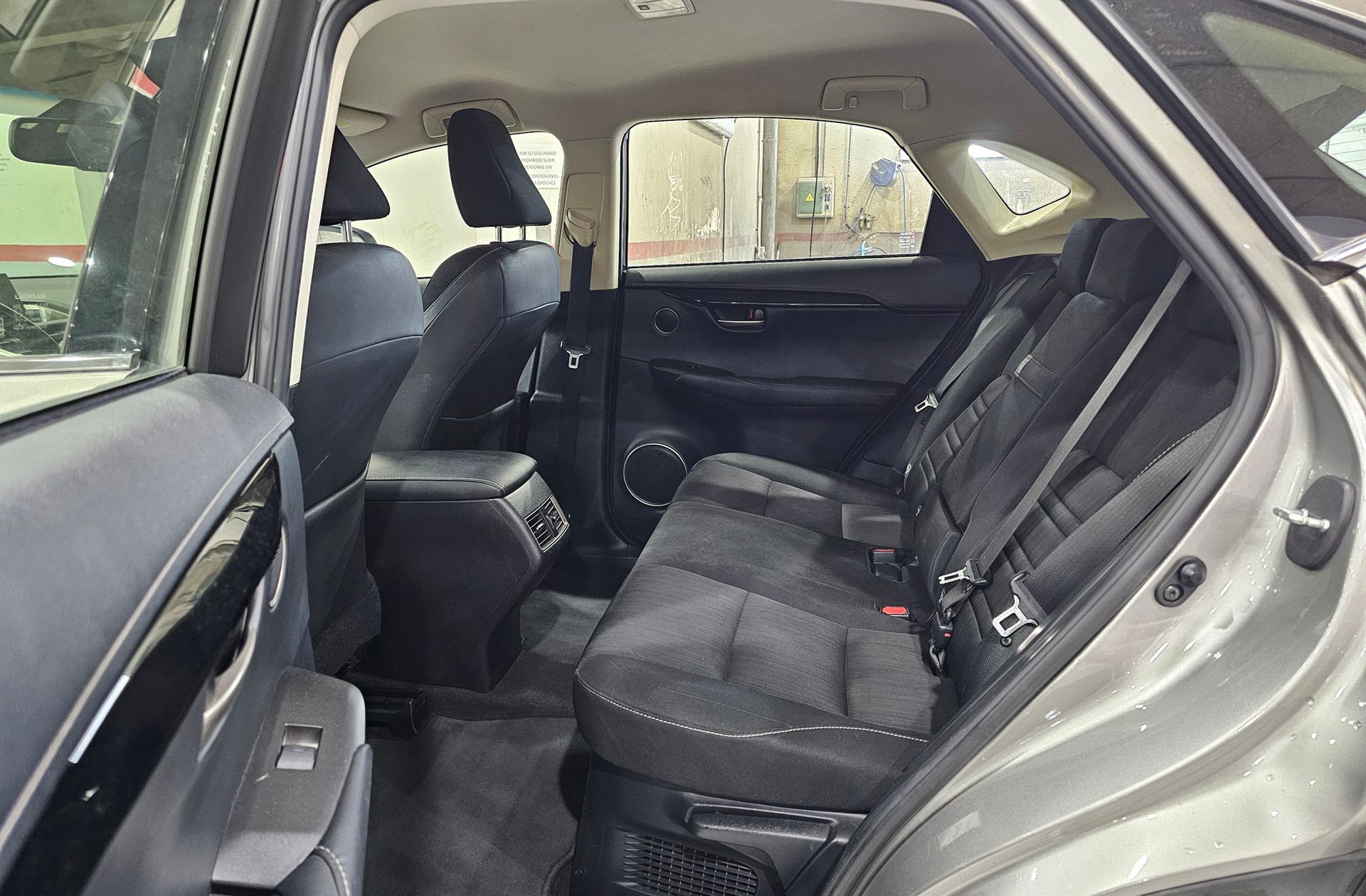 Lexus NX 300h Corporate 2WD - foto 12