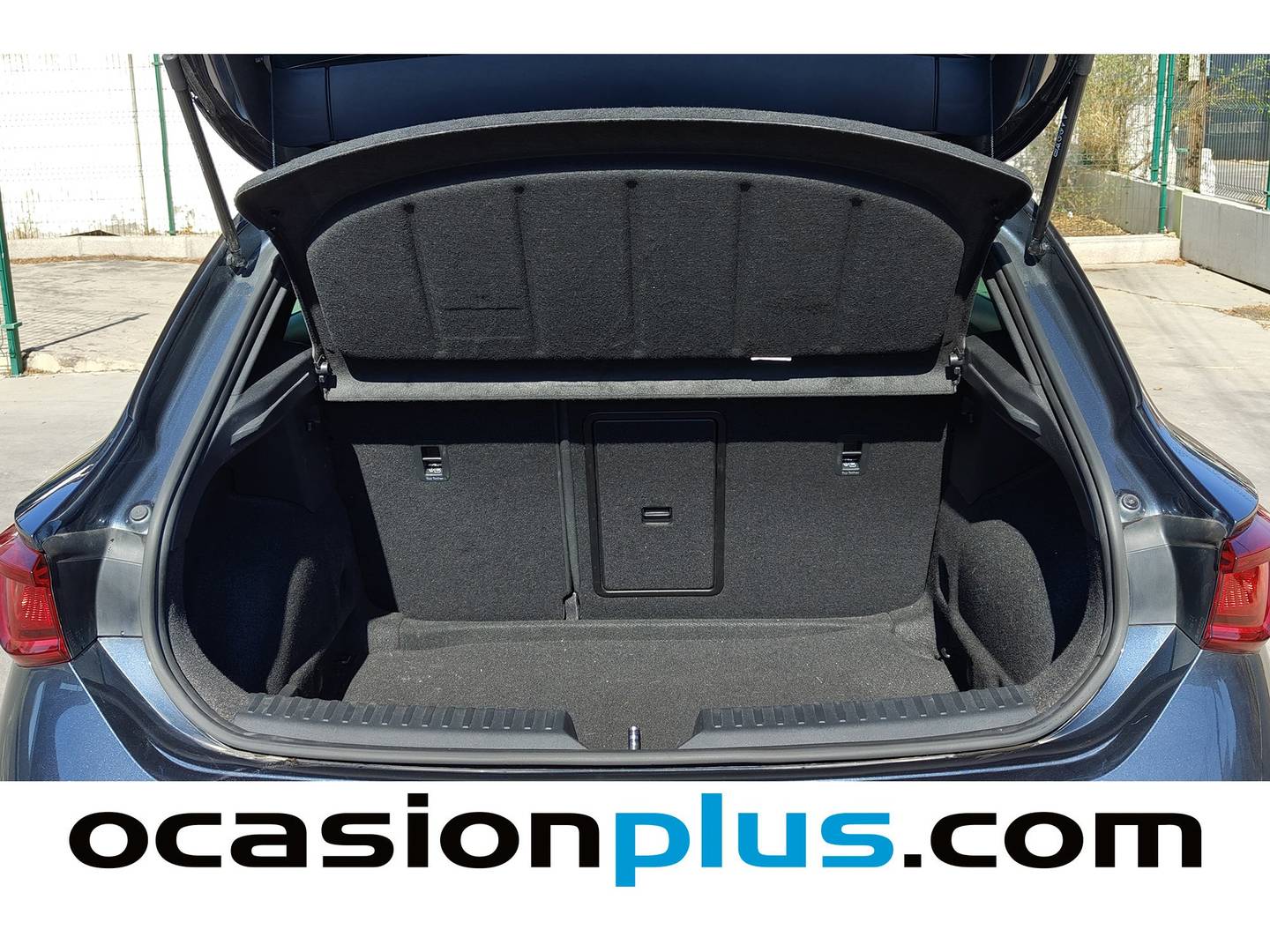 Foto Seat León Seat León 1.5 eTSI S&S FR DSG (150 CV) siete plazas