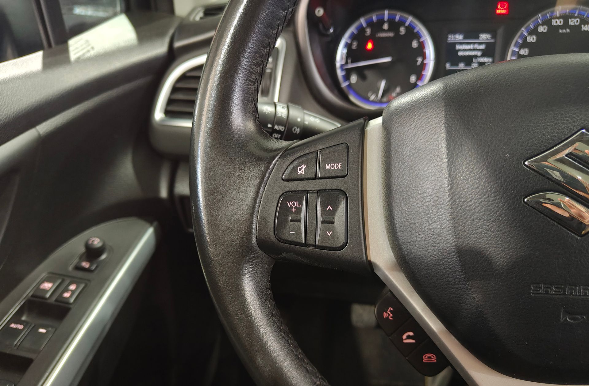 Suzuki S-Cross 1.4 Ditc Mid Hybrid GLX - foto 28
