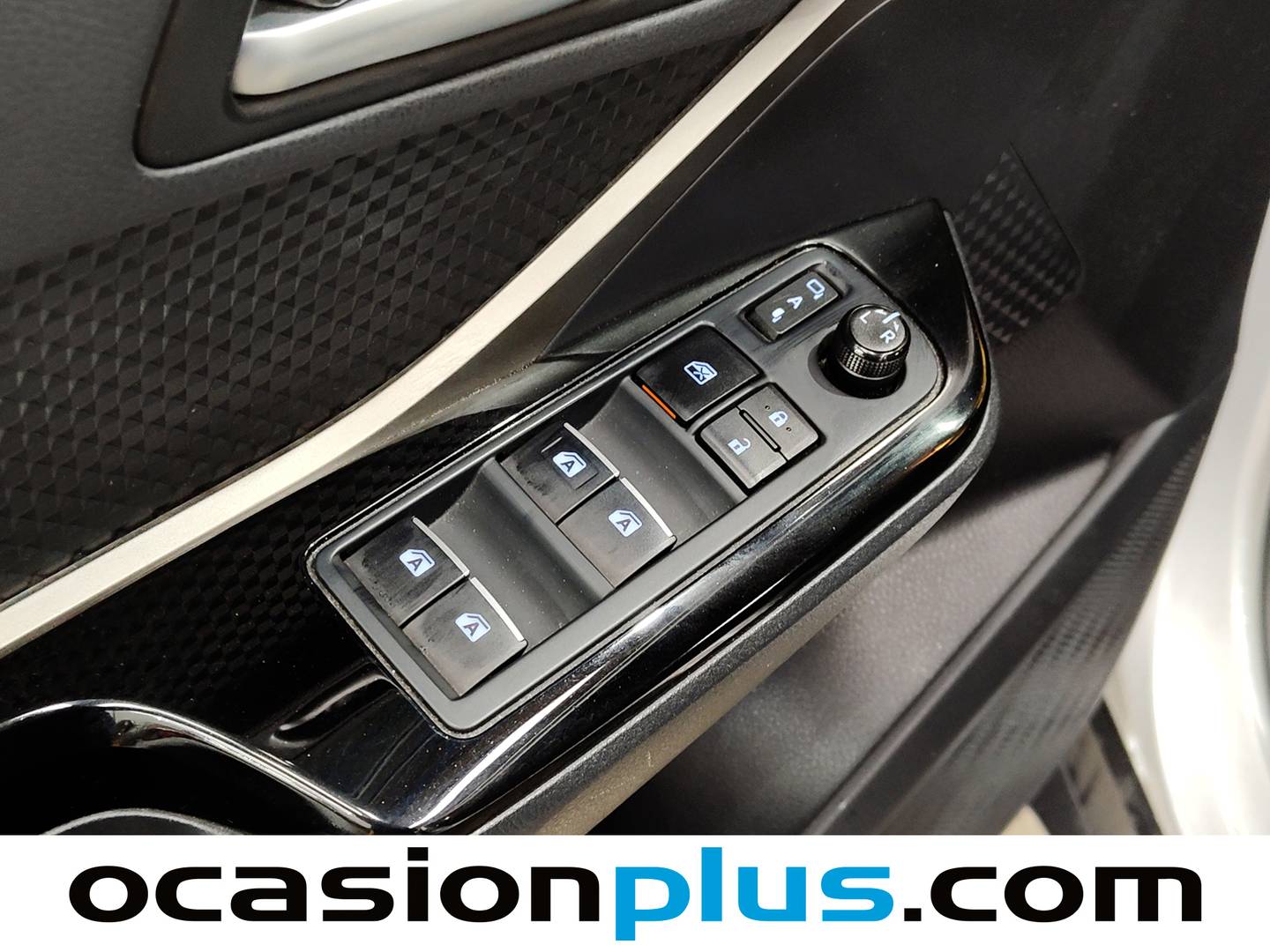 Foto Toyota C-HR Toyota C-HR 1.8 125H Advance (122 CV)