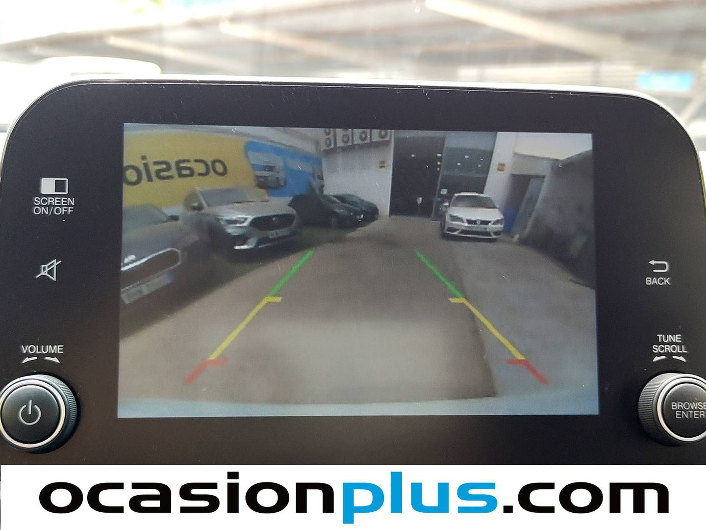 Equipamiento del Fiat Tipo Fiat Tipo 1.0 Cross (100 CV)