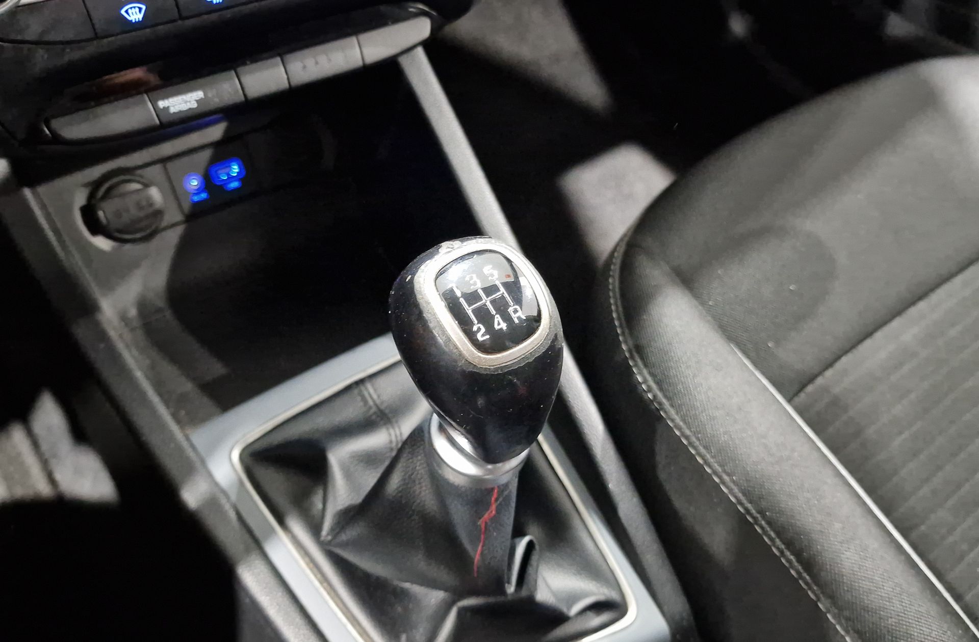Hyundai i20 1.2 MPI Elegant Nav - foto 5