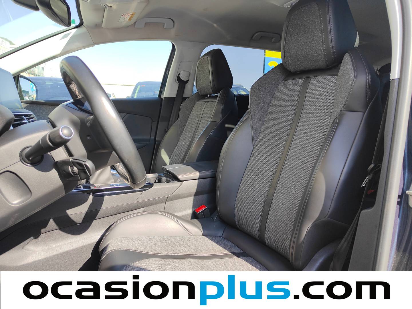 Foto asientos delanteros Peugeot 5008 Peugeot 5008 PureTech 130 S&S Allure (130 CV)