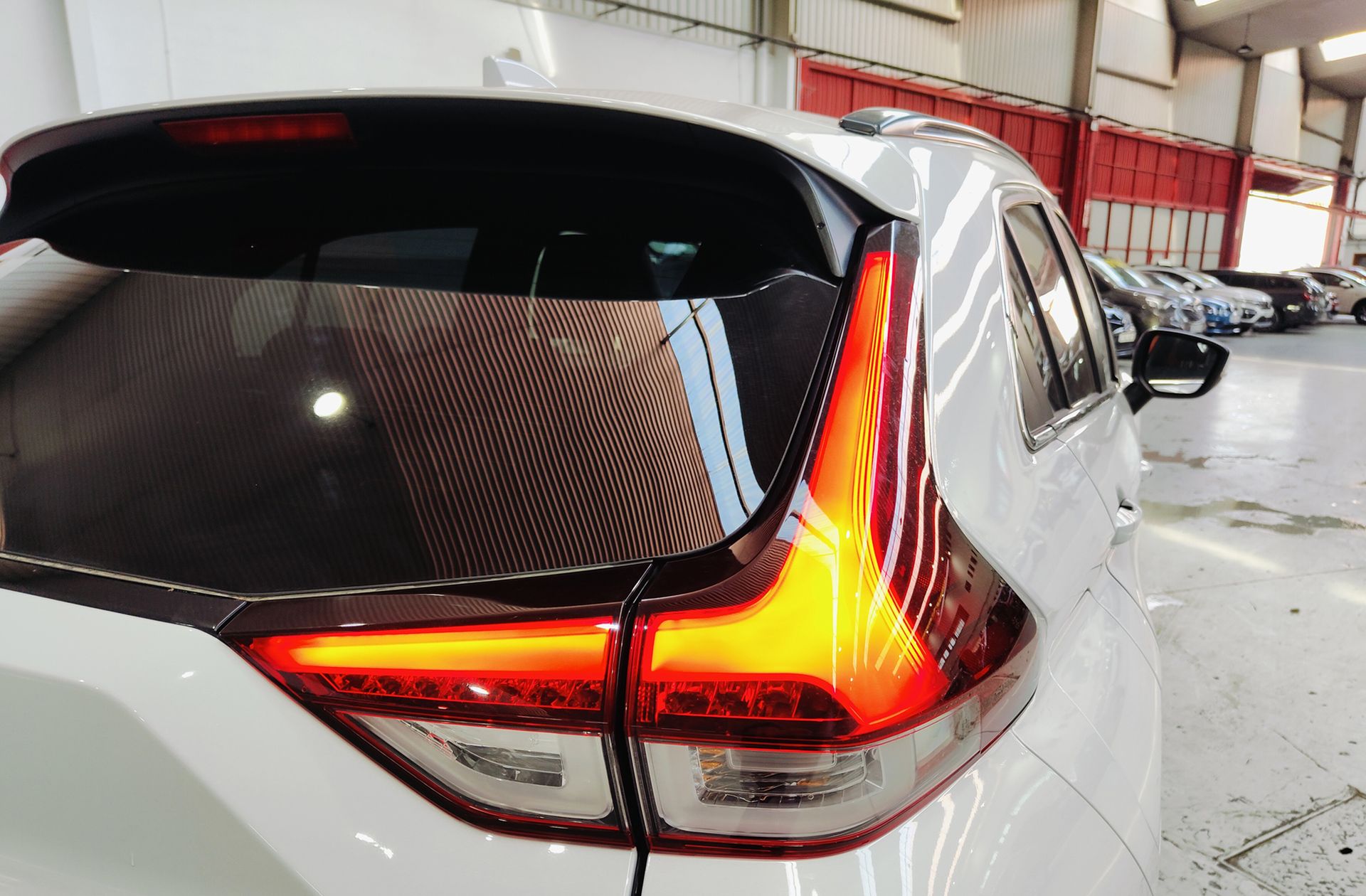 Mitsubishi Eclipse Cross 2.4 PHEV Kaiteki 4WD - foto 17
