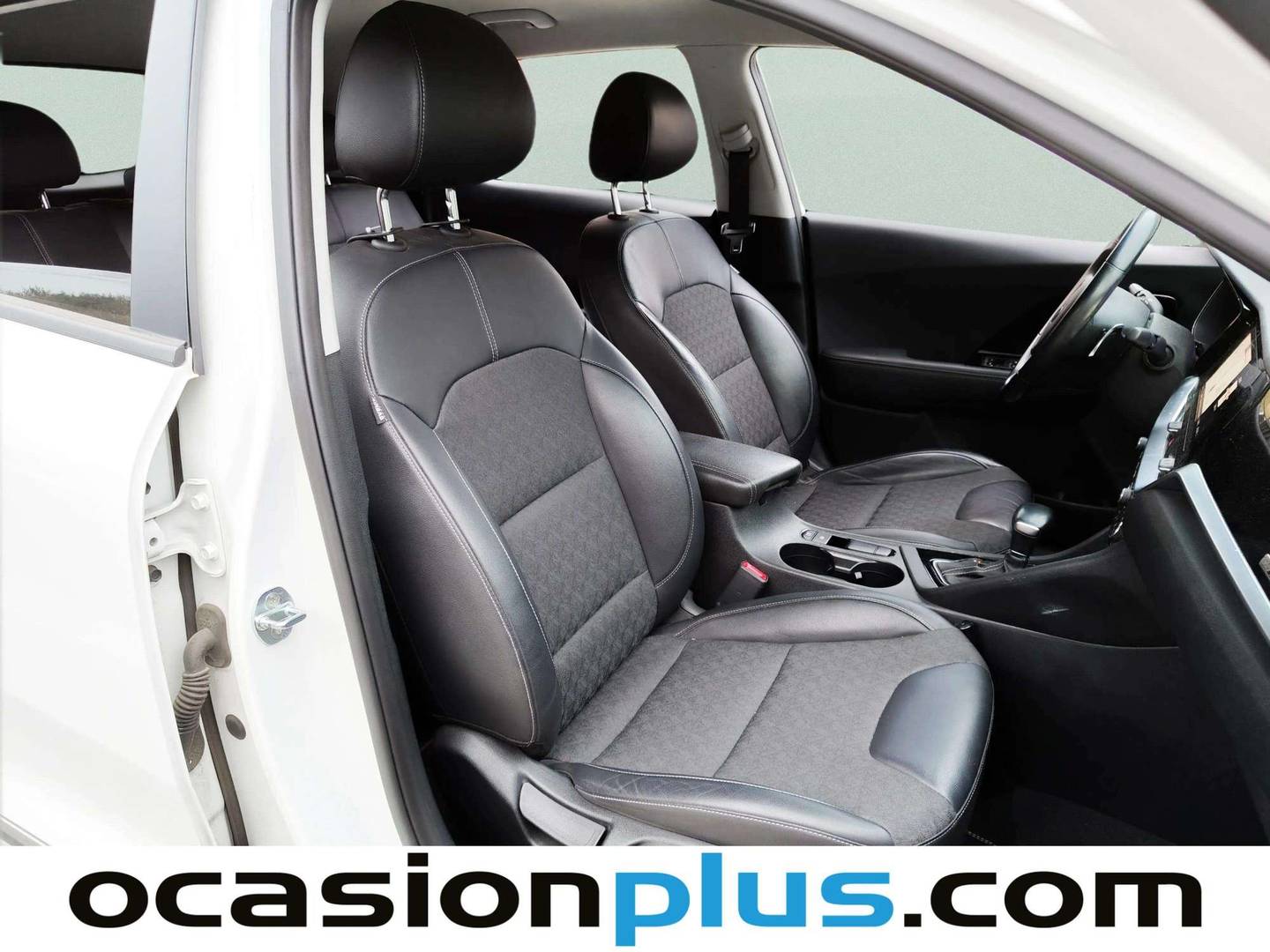 Foto KIA Niro Kia Niro 1.6 GDi PHEV Híbrido Emotion (141 CV)