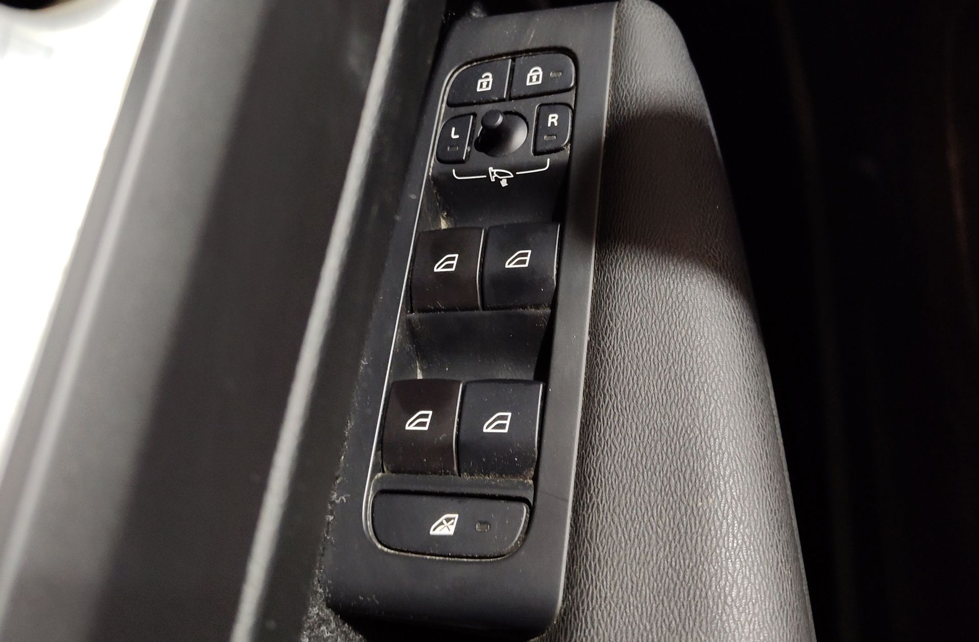 Volvo XC40 T3 Business Plus - foto 37